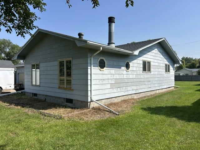 1970 single family home for sale at 608 Pacific Avenue in Thompson, ND — 3 bed, 1 bath (photo 2 of 4)