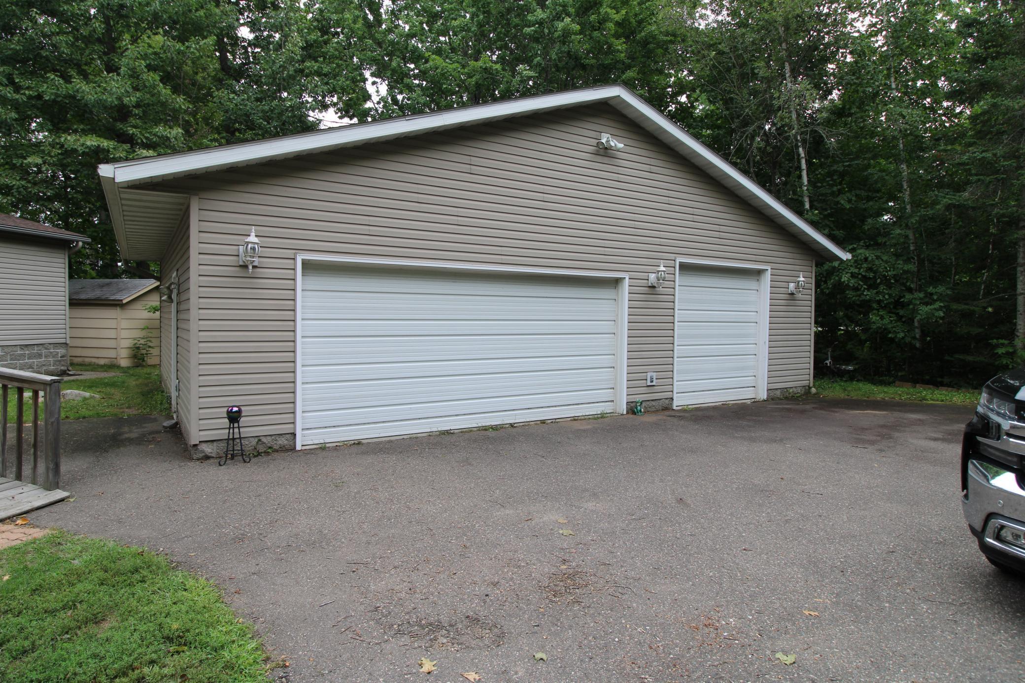 2000 single family home for sale at 22390 S Shore Drive in Emily, MN — 3 bed, 2 bath (photo 3 of 5)