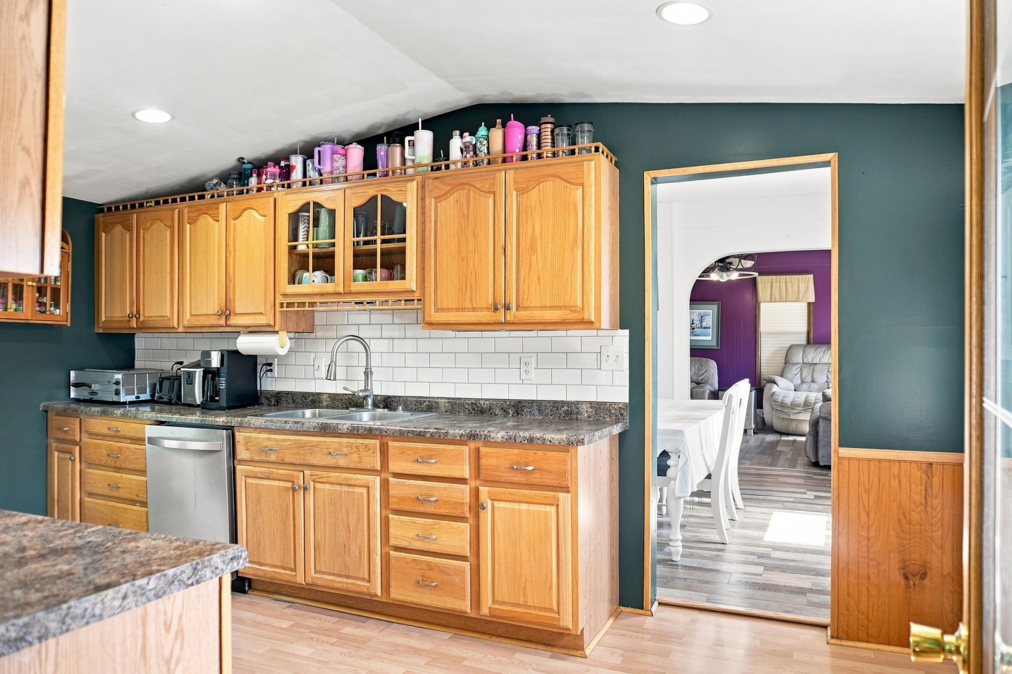 1885 single family home for sale at 408 Central Avenue in Osakis, MN — 3 bed, 2 bath (photo 3 of 23)