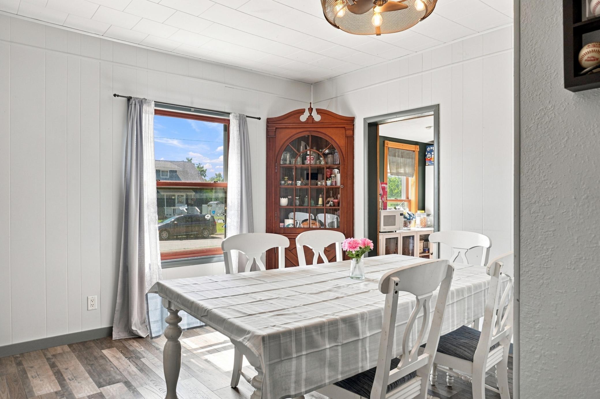 1885 single family home for sale at 408 Central Avenue in Osakis, MN — 3 bed, 2 bath (photo 5 of 23)