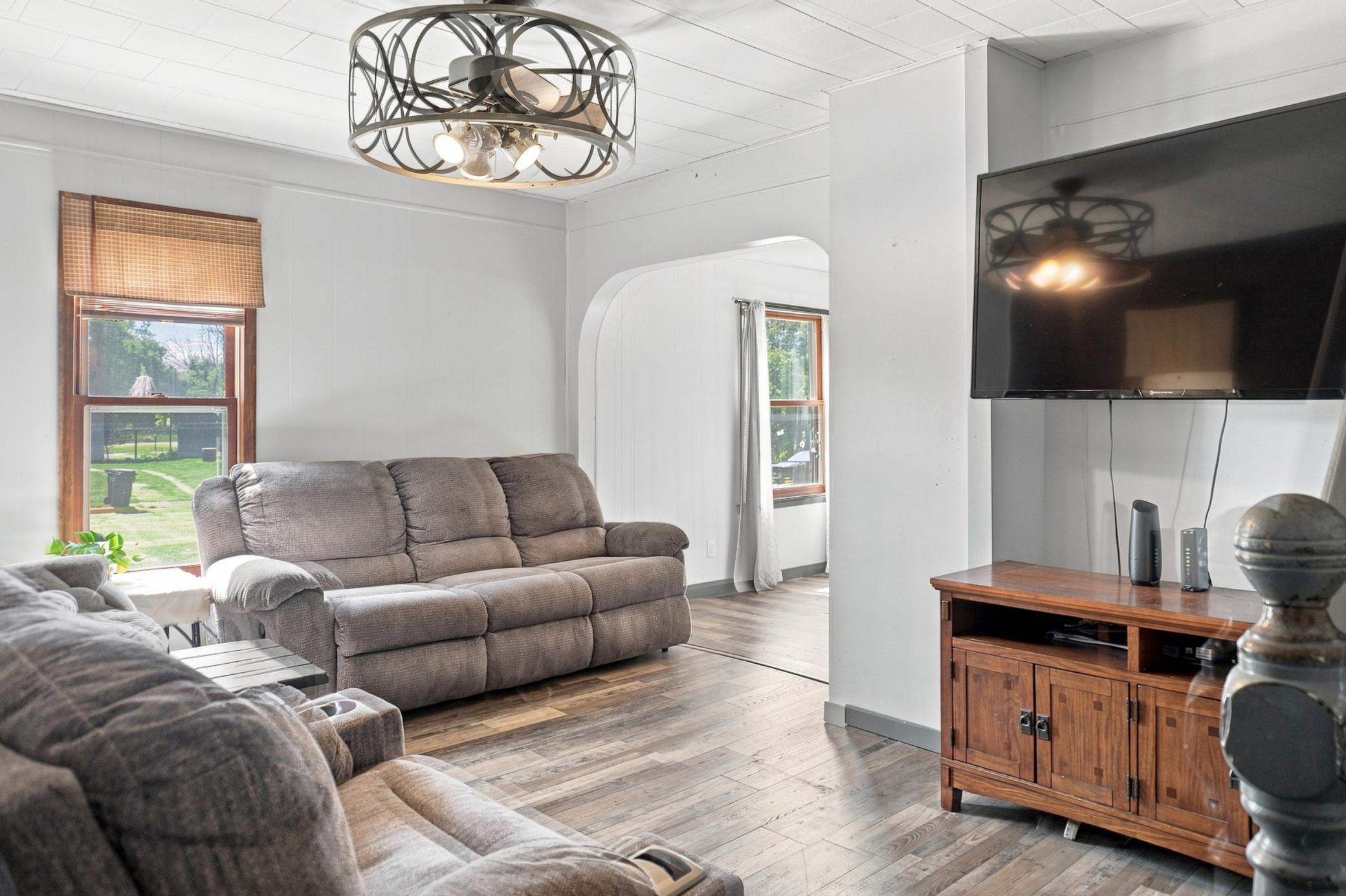 1885 single family home for sale at 408 Central Avenue in Osakis, MN — 3 bed, 2 bath (photo 8 of 23)