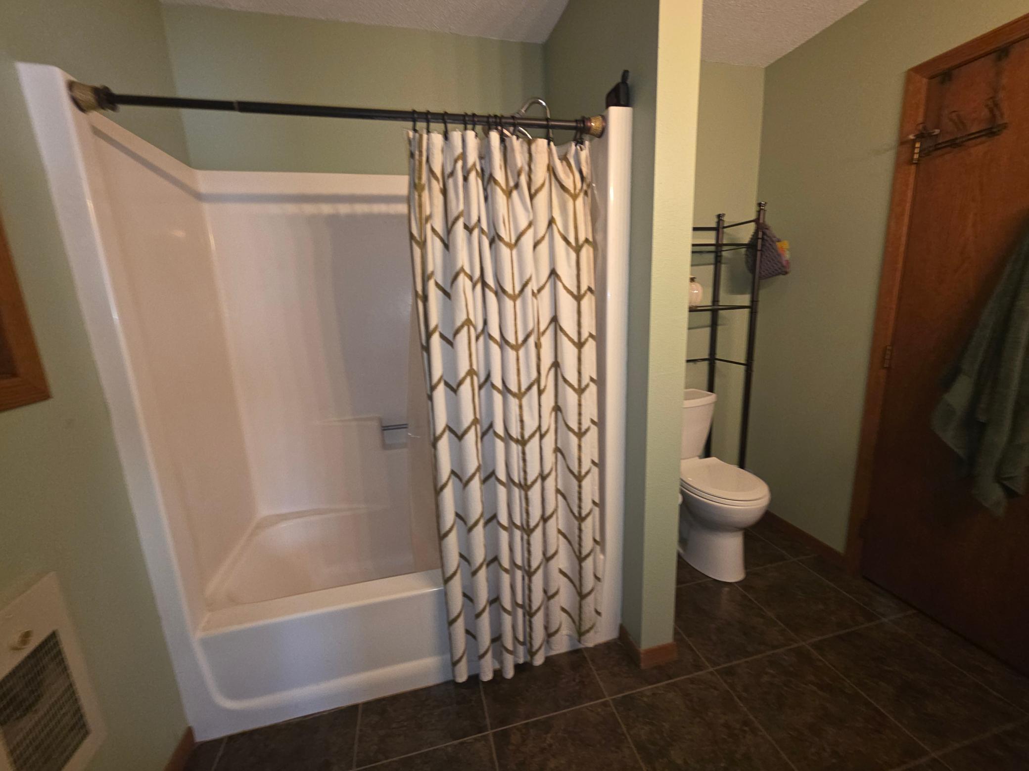 1988 single family home for sale at 221 Gay Street in Rutland, ND — 2 bed, 2 bath (photo 19 of 35)