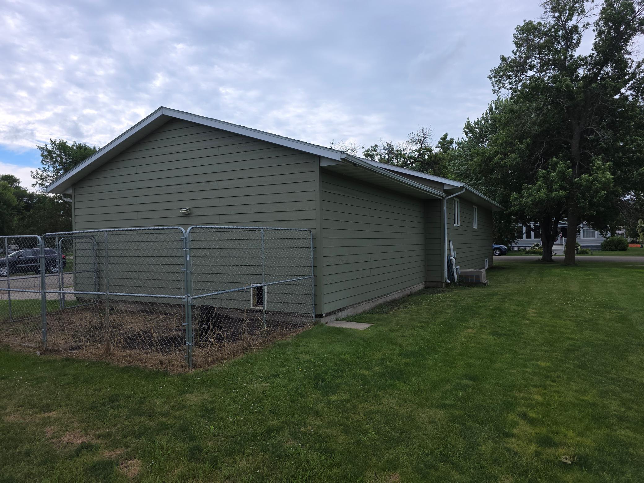 1988 single family home for sale at 221 Gay Street in Rutland, ND — 2 bed, 2 bath (photo 29 of 35)