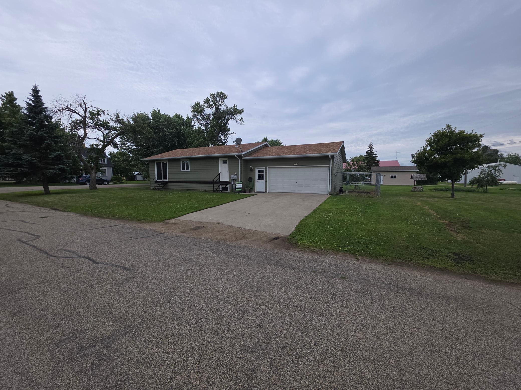 1988 single family home for sale at 221 Gay Street in Rutland, ND — 2 bed, 2 bath (photo 33 of 35)