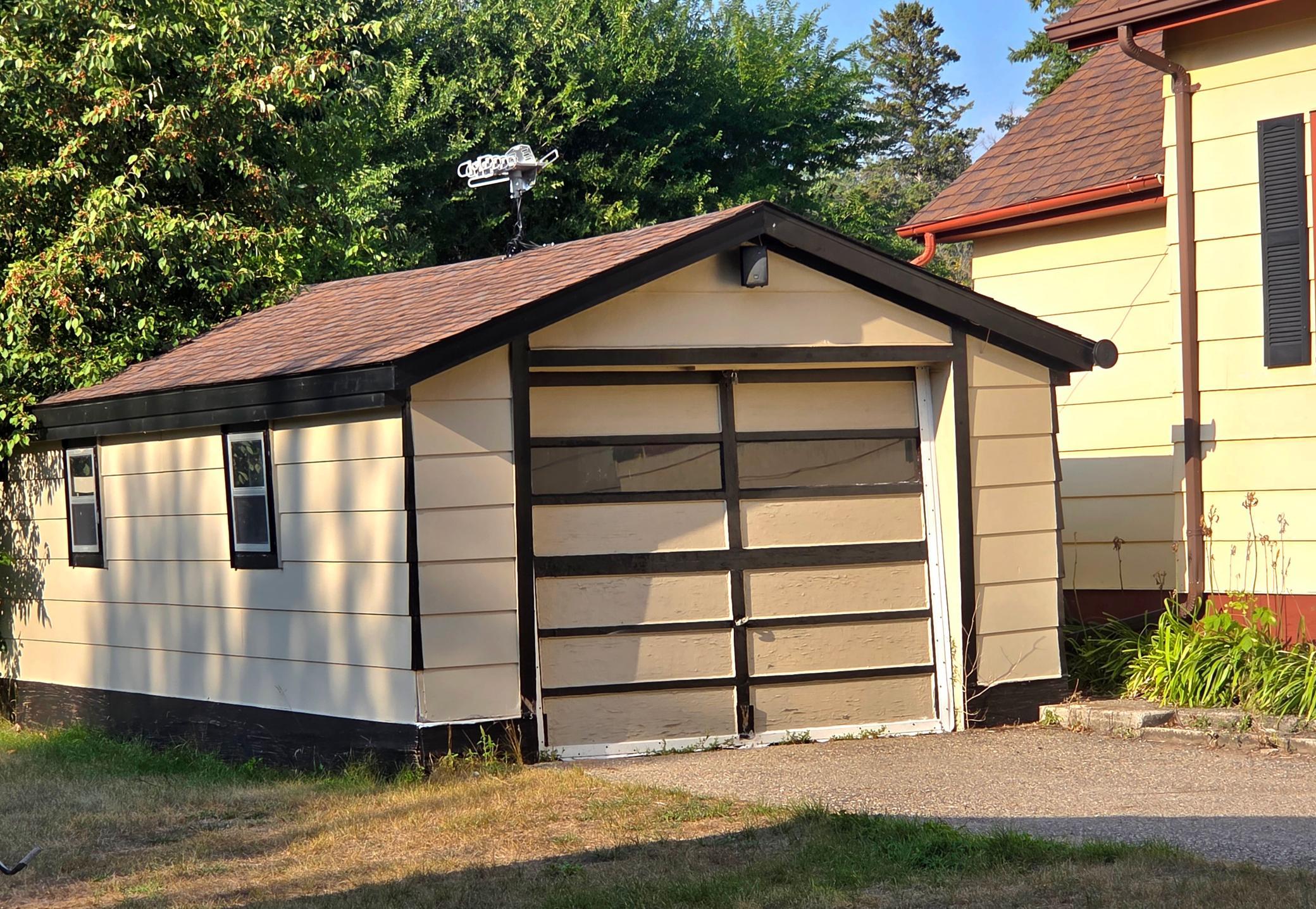 1930 single family home for sale at 505 Eidem Avenue SE in Twin Valley, MN — 2 bed, 1 bath (photo 4 of 22)