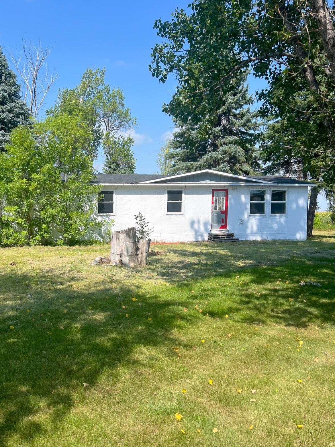1980 single family home for sale at 423 3rd Avenue in Mapleton, ND — 4 bed, 3 bath (photo 26 of 30)