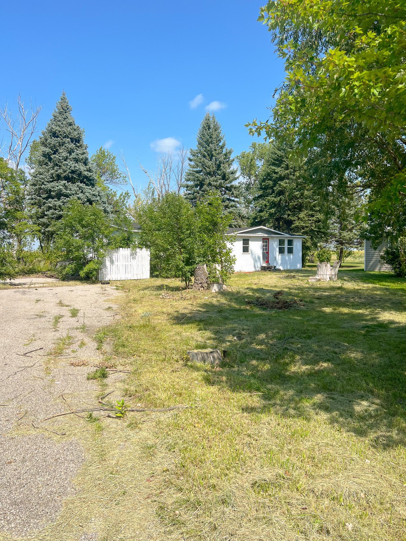 1980 single family home for sale at 423 3rd Avenue in Mapleton, ND — 4 bed, 3 bath (photo 29 of 30)