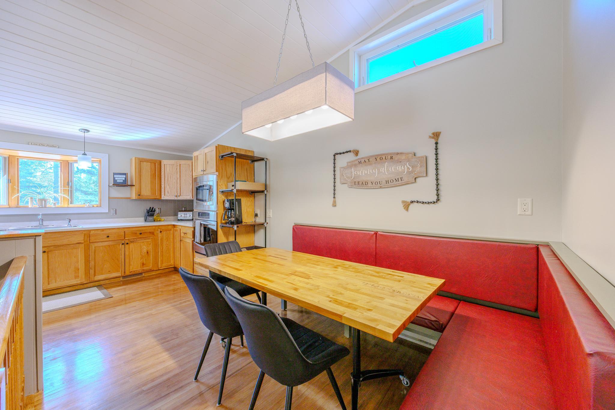 1996 single family home for sale at 6351 Island View Drive NE in Bemidji, MN — 4 bed, 3 bath (photo 11 of 90)