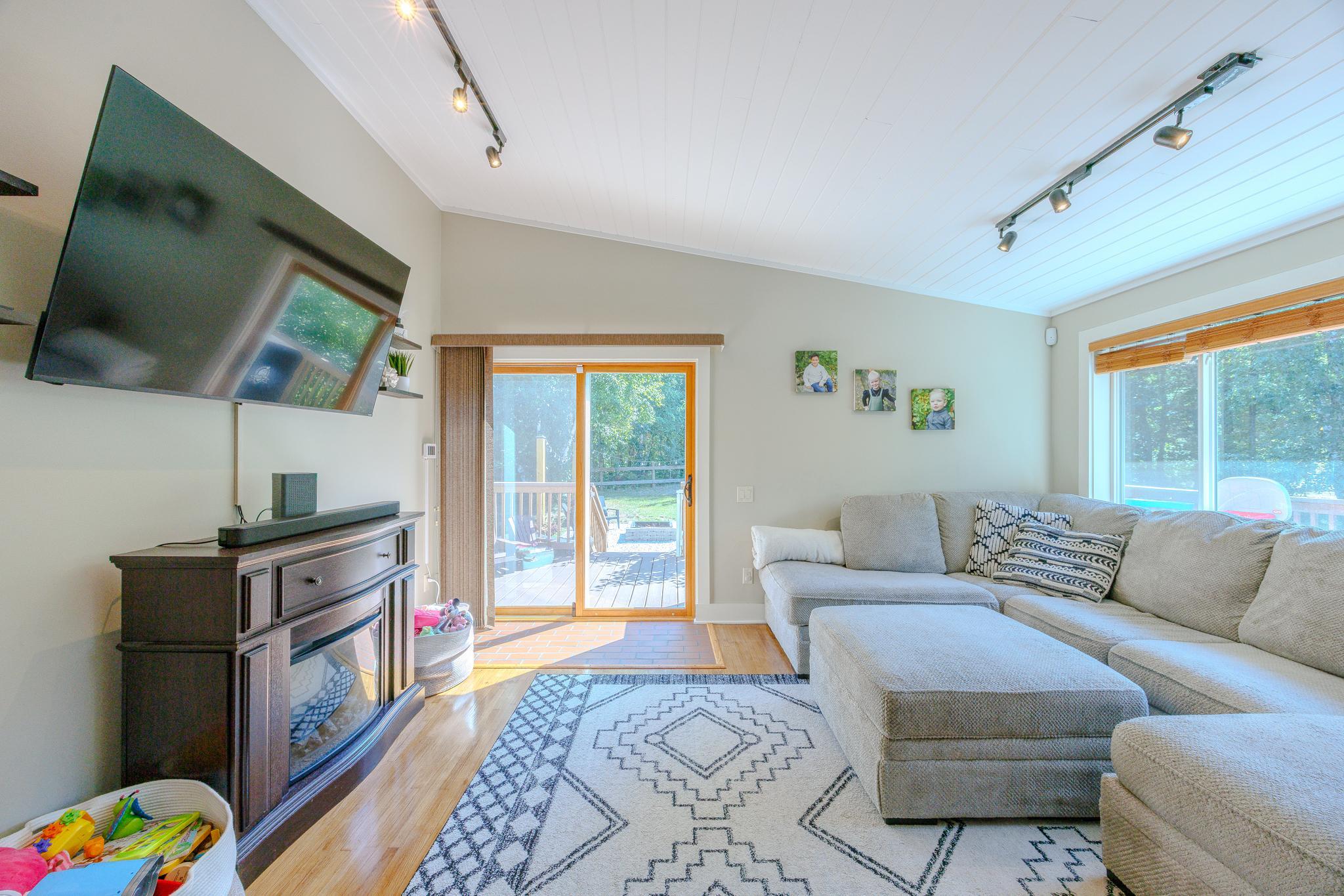 1996 single family home for sale at 6351 Island View Drive NE in Bemidji, MN — 4 bed, 3 bath (photo 15 of 90)