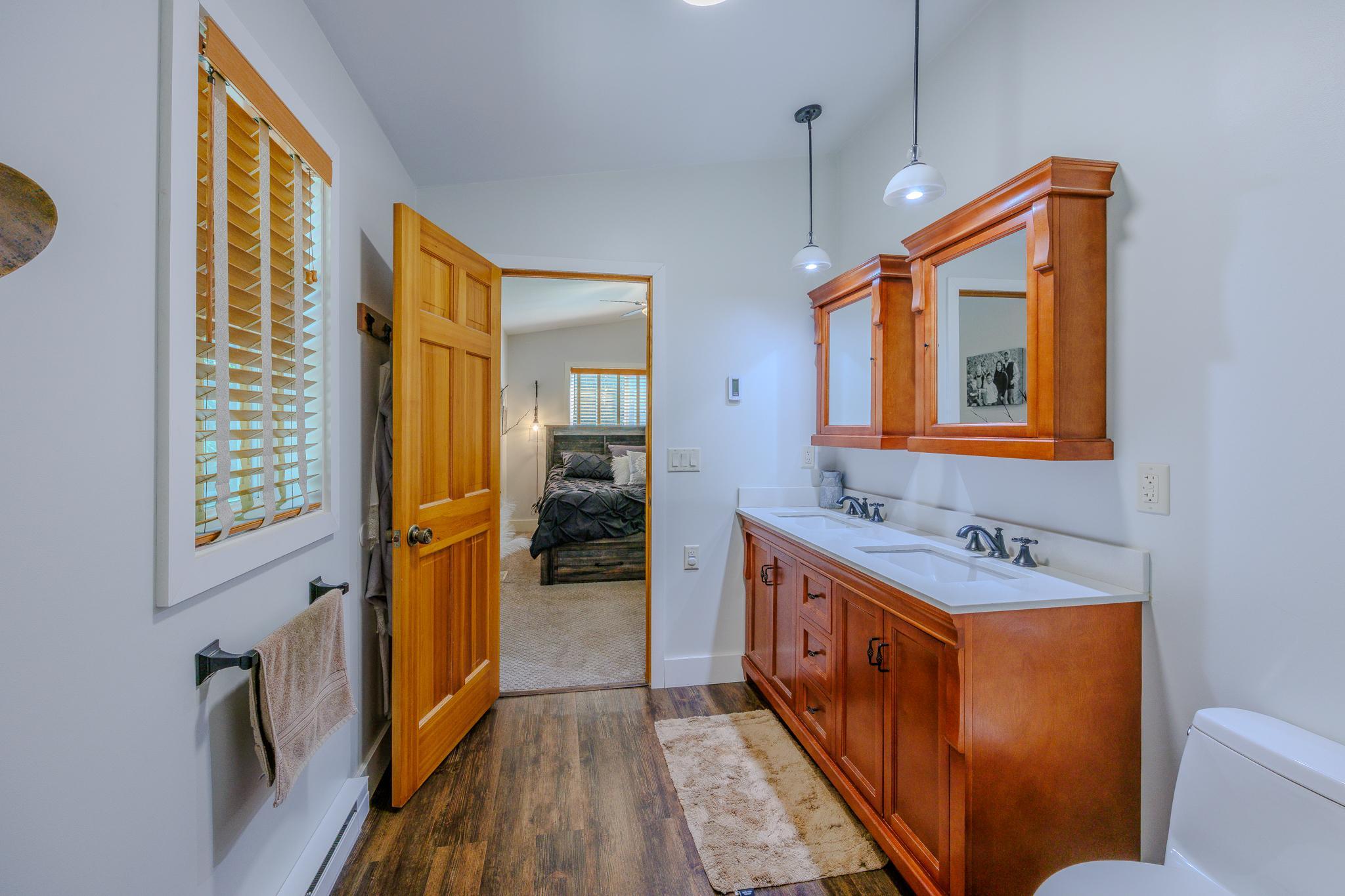 1996 single family home for sale at 6351 Island View Drive NE in Bemidji, MN — 4 bed, 3 bath (photo 20 of 90)