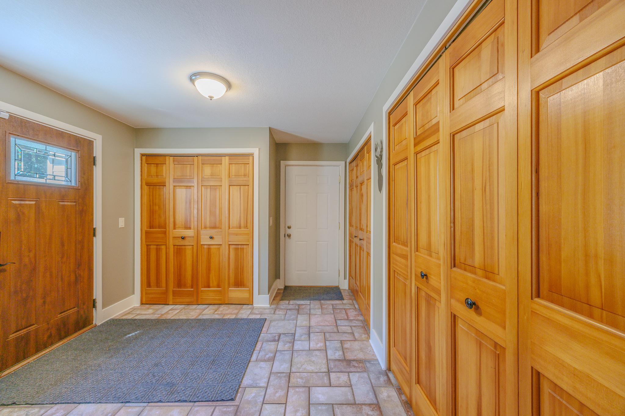 1996 single family home for sale at 6351 Island View Drive NE in Bemidji, MN — 4 bed, 3 bath (photo 25 of 90)
