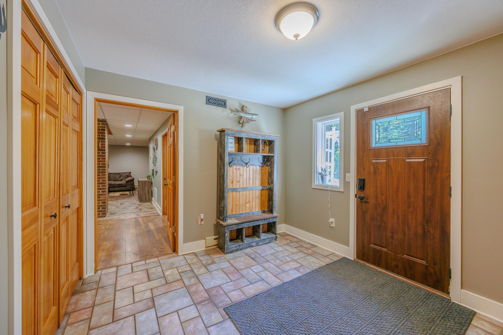 1996 single family home for sale at 6351 Island View Drive NE in Bemidji, MN — 4 bed, 3 bath (photo 27 of 90)
