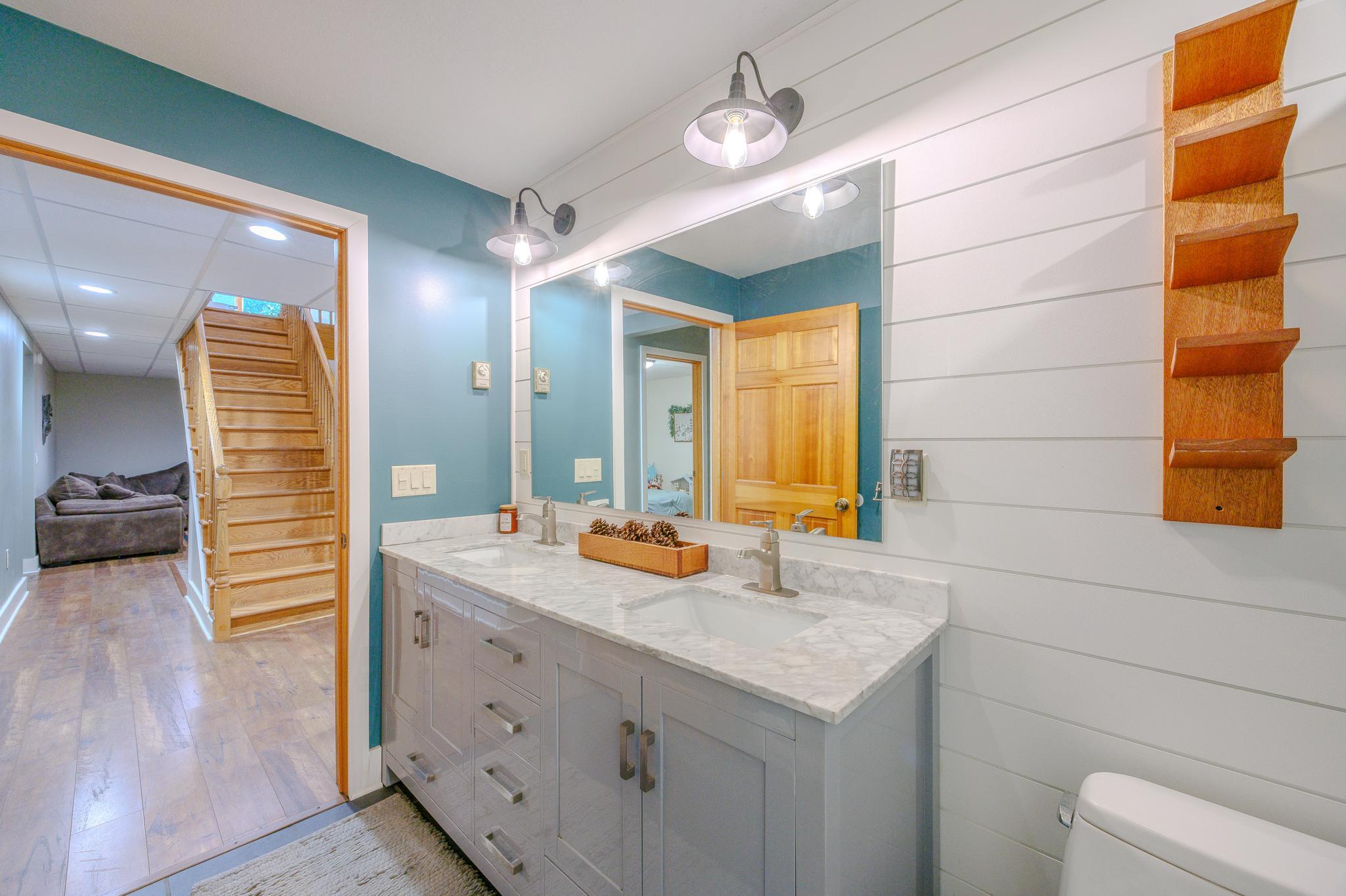 1996 single family home for sale at 6351 Island View Drive NE in Bemidji, MN — 4 bed, 3 bath (photo 40 of 90)