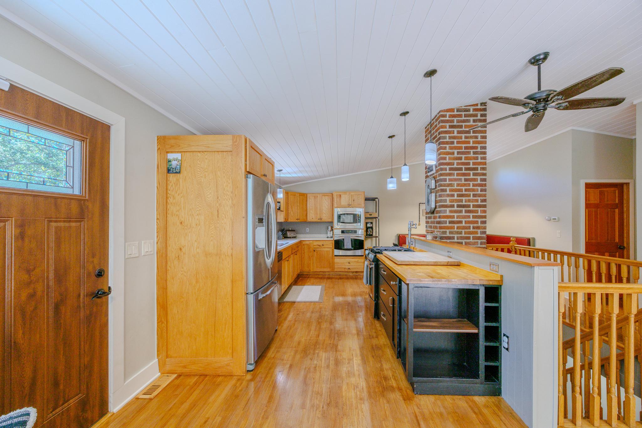 1996 single family home for sale at 6351 Island View Drive NE in Bemidji, MN — 4 bed, 3 bath (photo 5 of 90)