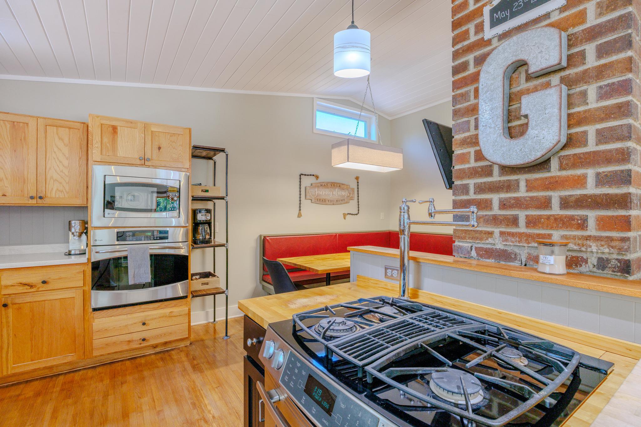 1996 single family home for sale at 6351 Island View Drive NE in Bemidji, MN — 4 bed, 3 bath (photo 6 of 90)