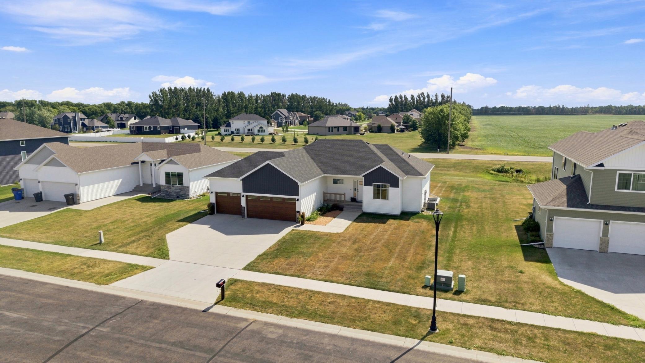 2020 single family home for sale at 1504 75th Avenue S in Fargo, ND — 3 bed, 2 bath (photo 2 of 36)
