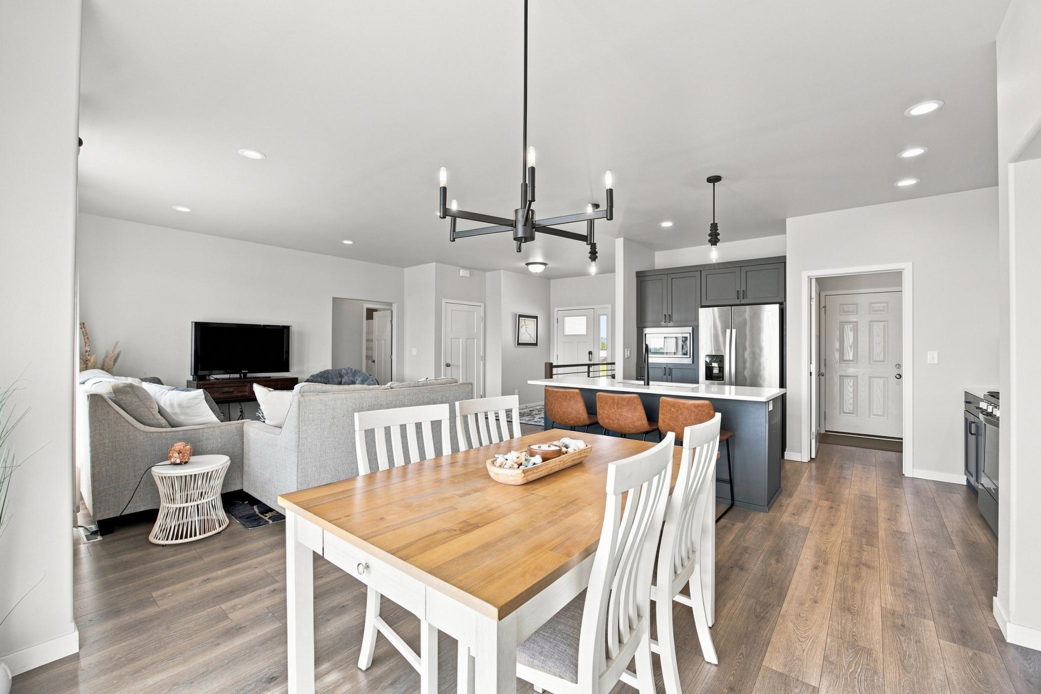 2020 single family home for sale at 1504 75th Avenue S in Fargo, ND — 3 bed, 2 bath (photo 16 of 36)