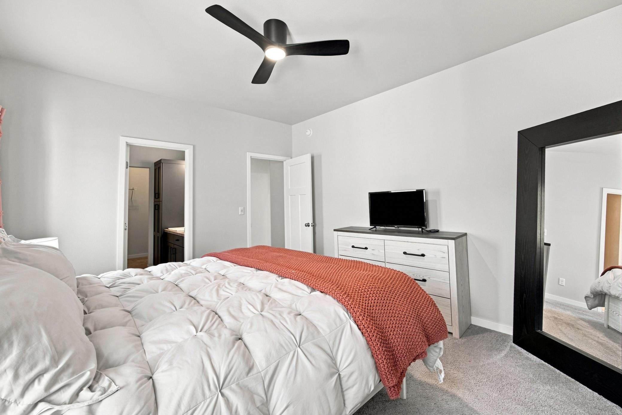 2020 single family home for sale at 1504 75th Avenue S in Fargo, ND — 3 bed, 2 bath (photo 20 of 36)