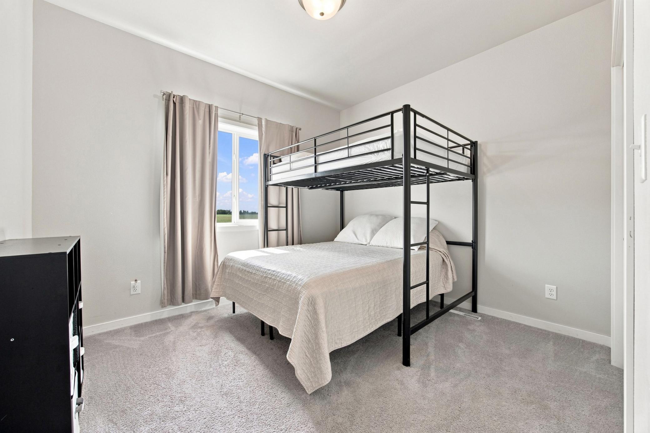 2020 single family home for sale at 1504 75th Avenue S in Fargo, ND — 3 bed, 2 bath (photo 23 of 36)