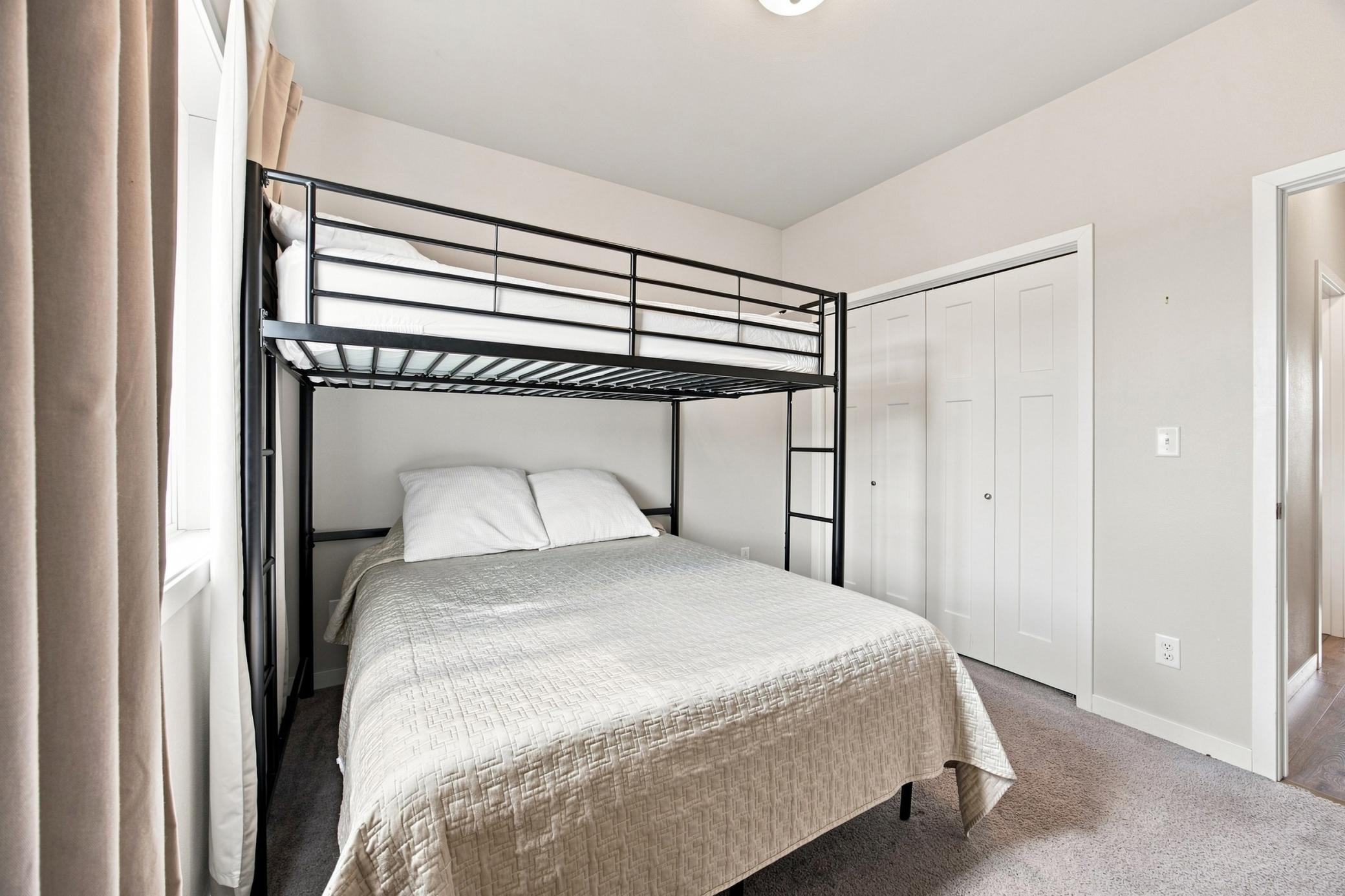 2020 single family home for sale at 1504 75th Avenue S in Fargo, ND — 3 bed, 2 bath (photo 24 of 36)