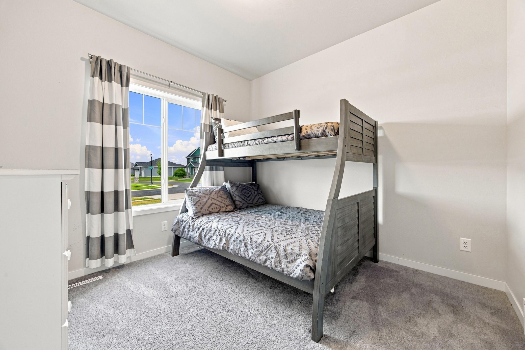 2020 single family home for sale at 1504 75th Avenue S in Fargo, ND — 3 bed, 2 bath (photo 26 of 36)