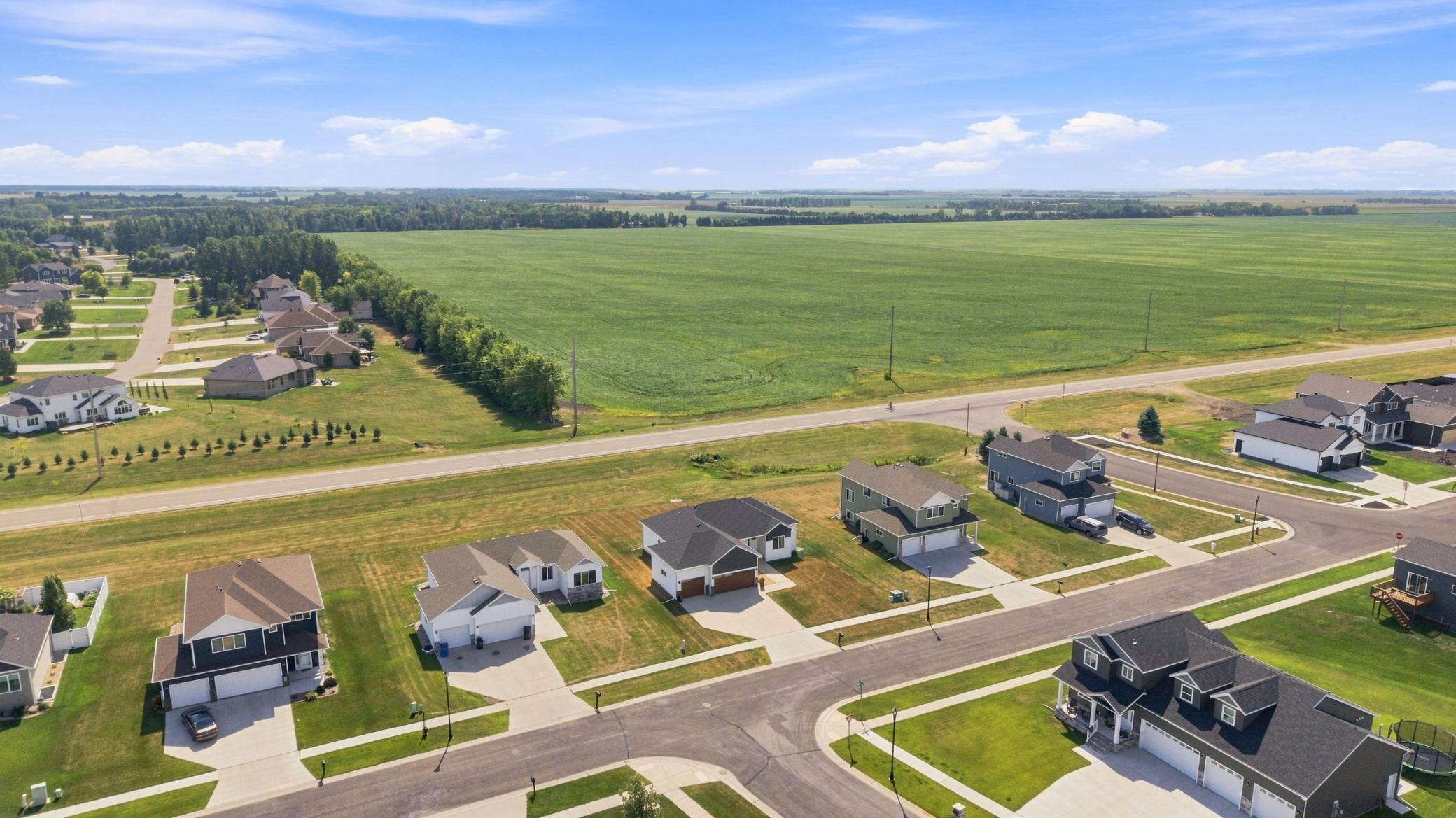 2020 single family home for sale at 1504 75th Avenue S in Fargo, ND — 3 bed, 2 bath (photo 30 of 36)