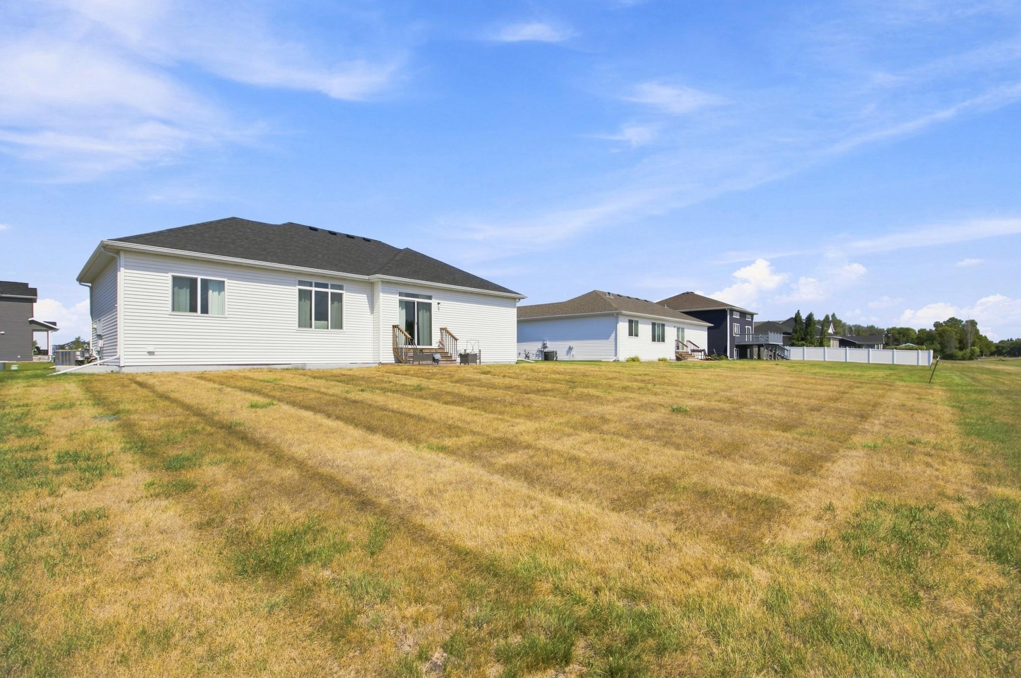 2020 single family home for sale at 1504 75th Avenue S in Fargo, ND — 3 bed, 2 bath (photo 31 of 36)
