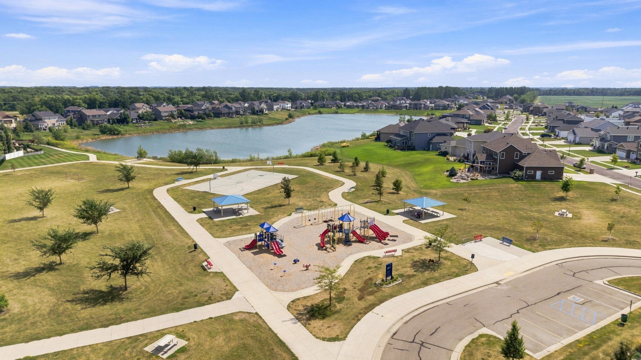 2020 single family home for sale at 1504 75th Avenue S in Fargo, ND — 3 bed, 2 bath (photo 34 of 36)