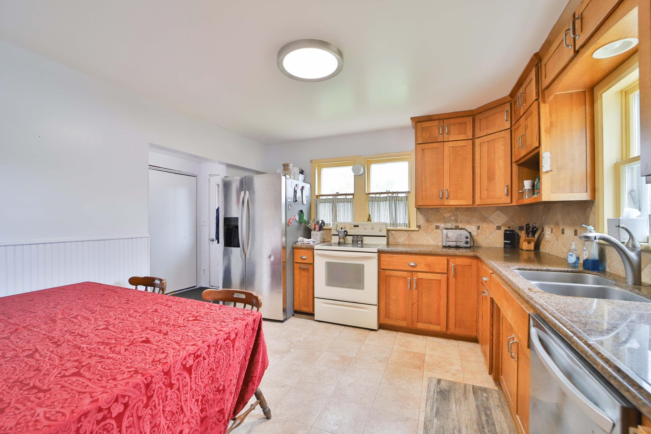1896 single family home for sale at 123 Minnesota Avenue S in Aitkin, MN — 4 bed, 2 bath (photo 3 of 44)