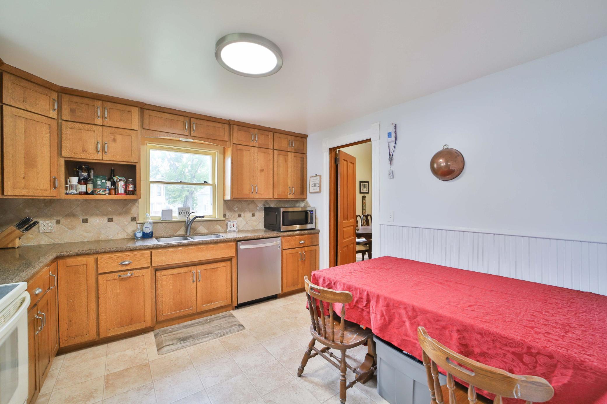 1896 single family home for sale at 123 Minnesota Avenue S in Aitkin, MN — 4 bed, 2 bath (photo 4 of 44)