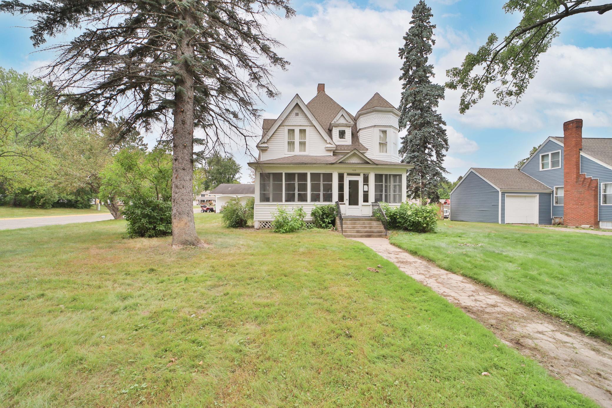 1896 single family home for sale at 123 Minnesota Avenue S in Aitkin, MN — 4 bed, 2 bath (photo 35 of 44)