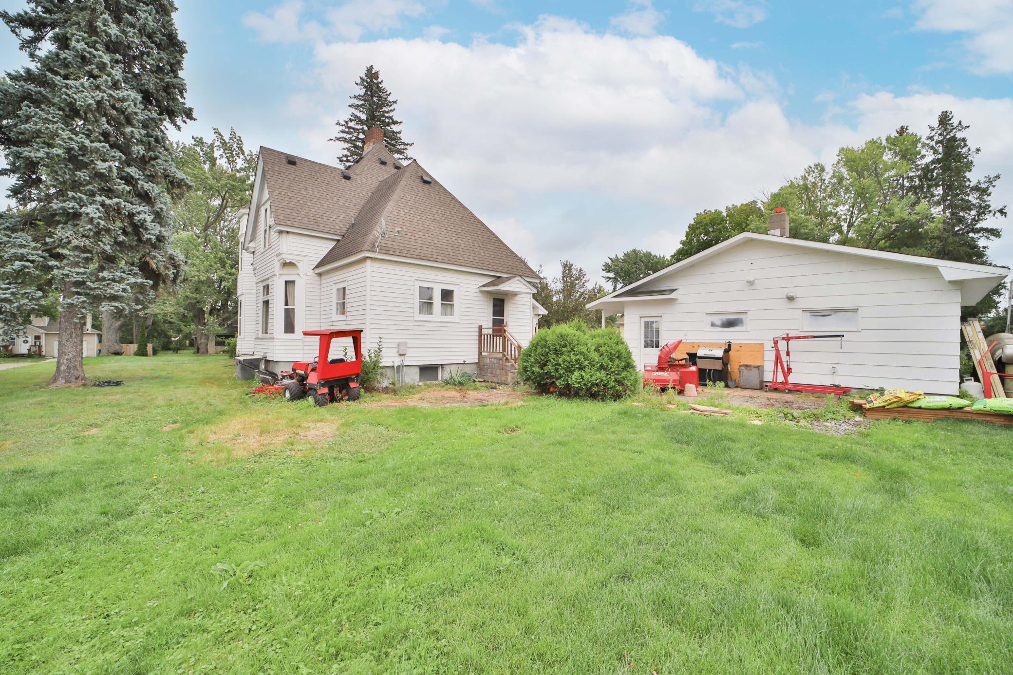 1896 single family home for sale at 123 Minnesota Avenue S in Aitkin, MN — 4 bed, 2 bath (photo 41 of 44)