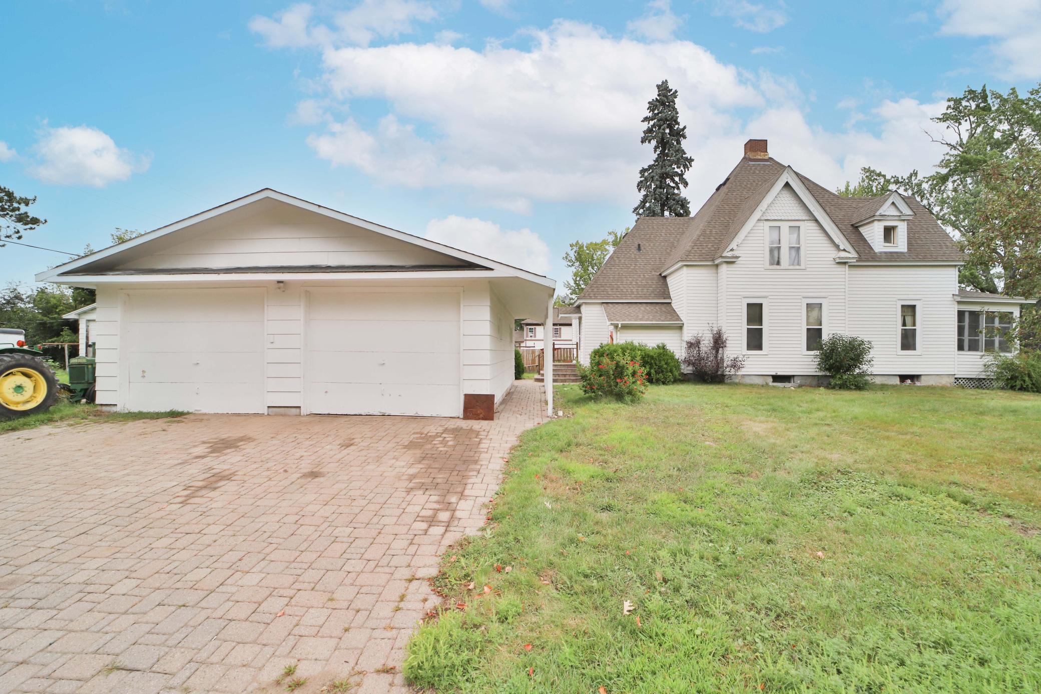 1896 single family home for sale at 123 Minnesota Avenue S in Aitkin, MN — 4 bed, 2 bath (photo 42 of 44)