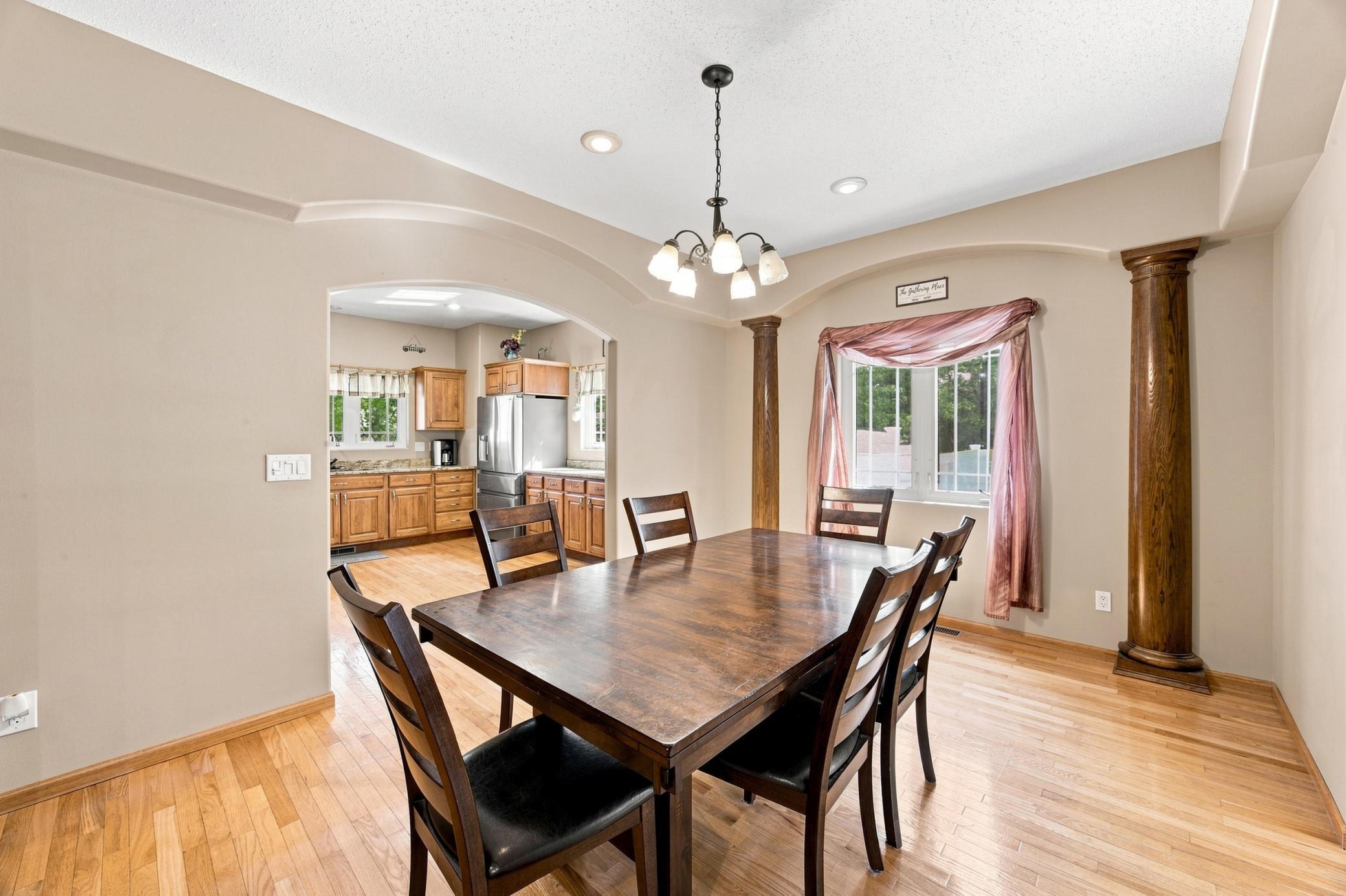 2002 single family home for sale at 754 Wyndemere Drive in West Fargo, ND — 5 bed, 5 bath (photo 12 of 43)