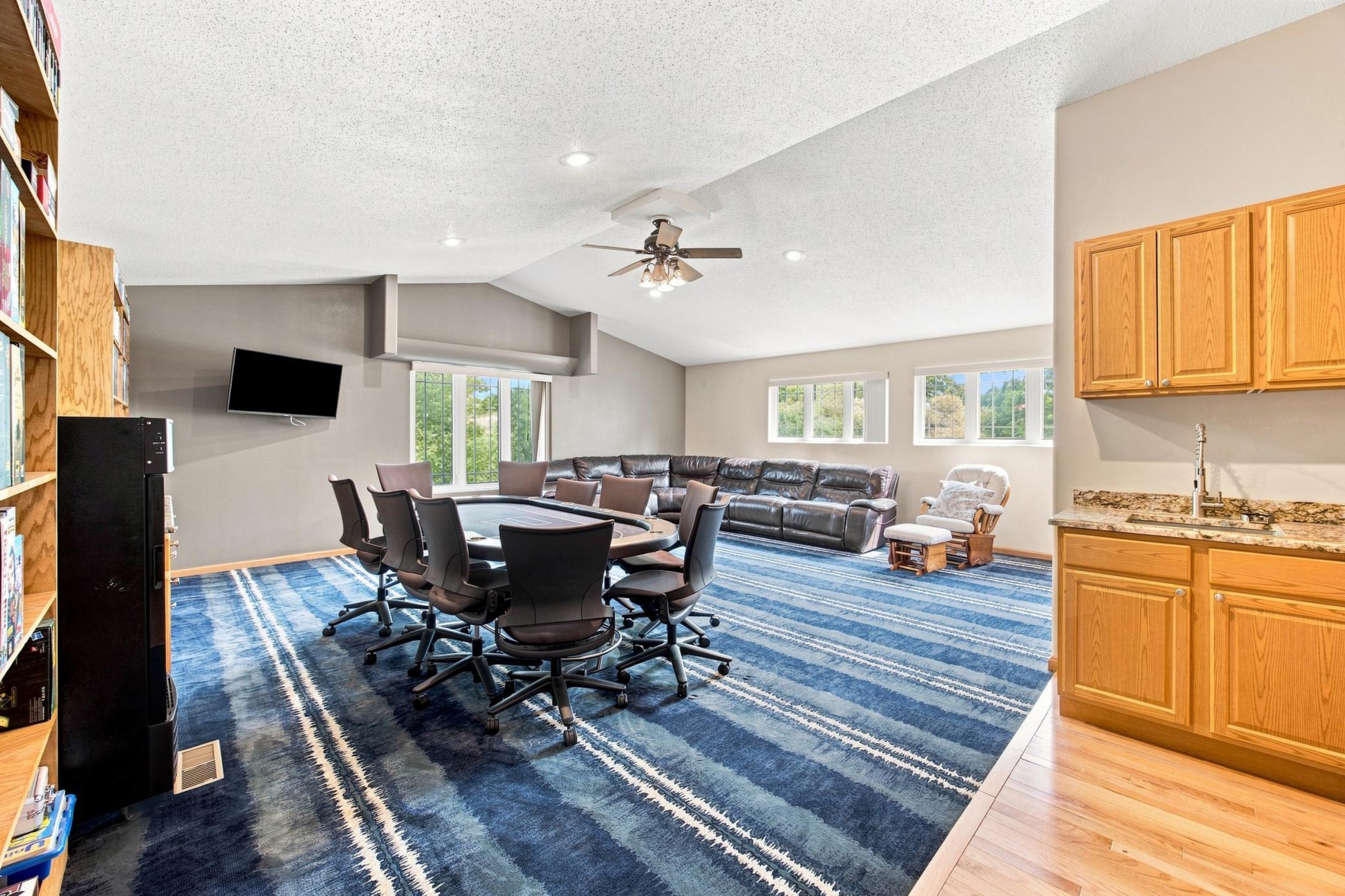 2002 single family home for sale at 754 Wyndemere Drive in West Fargo, ND — 5 bed, 5 bath (photo 15 of 43)