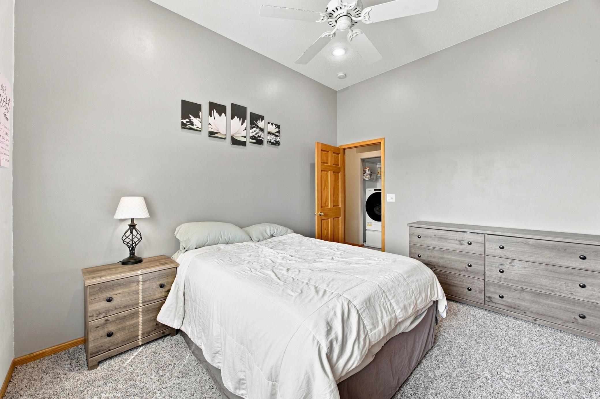 2002 single family home for sale at 754 Wyndemere Drive in West Fargo, ND — 5 bed, 5 bath (photo 24 of 43)