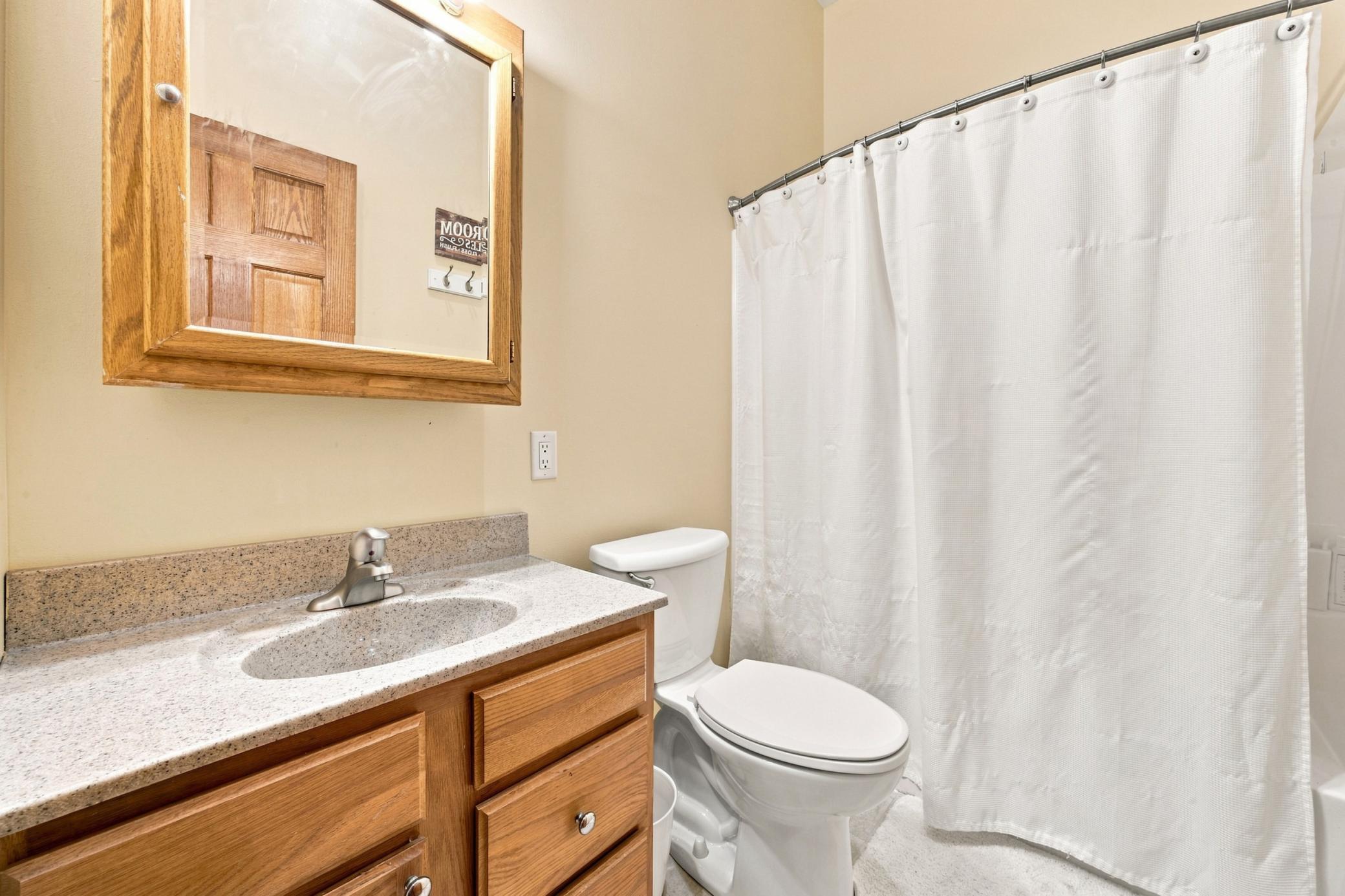 2002 single family home for sale at 754 Wyndemere Drive in West Fargo, ND — 5 bed, 5 bath (photo 27 of 43)