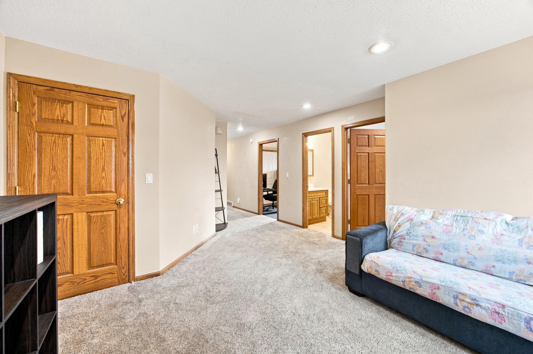 2002 single family home for sale at 754 Wyndemere Drive in West Fargo, ND — 5 bed, 5 bath (photo 29 of 43)