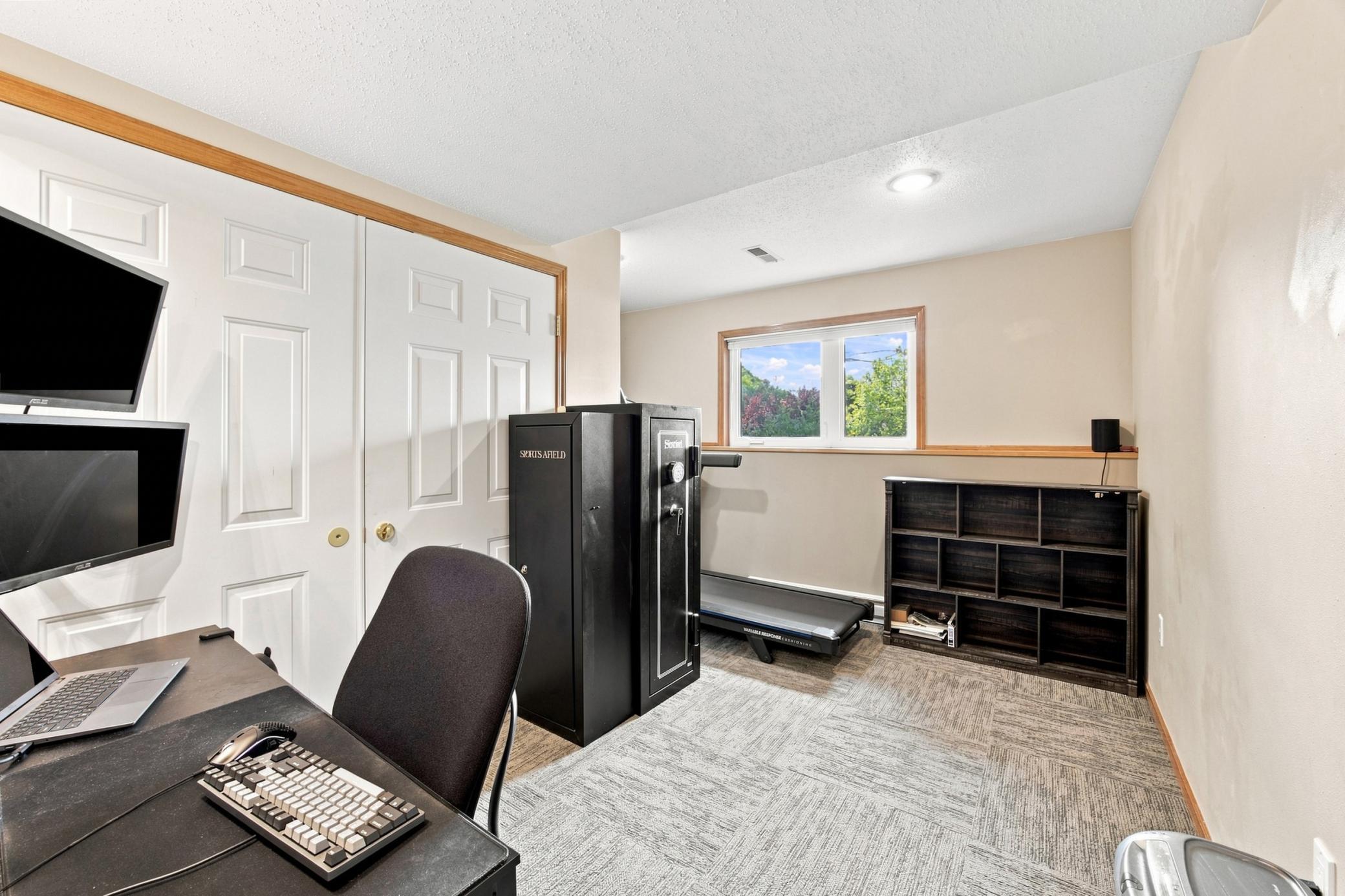 2002 single family home for sale at 754 Wyndemere Drive in West Fargo, ND — 5 bed, 5 bath (photo 32 of 43)