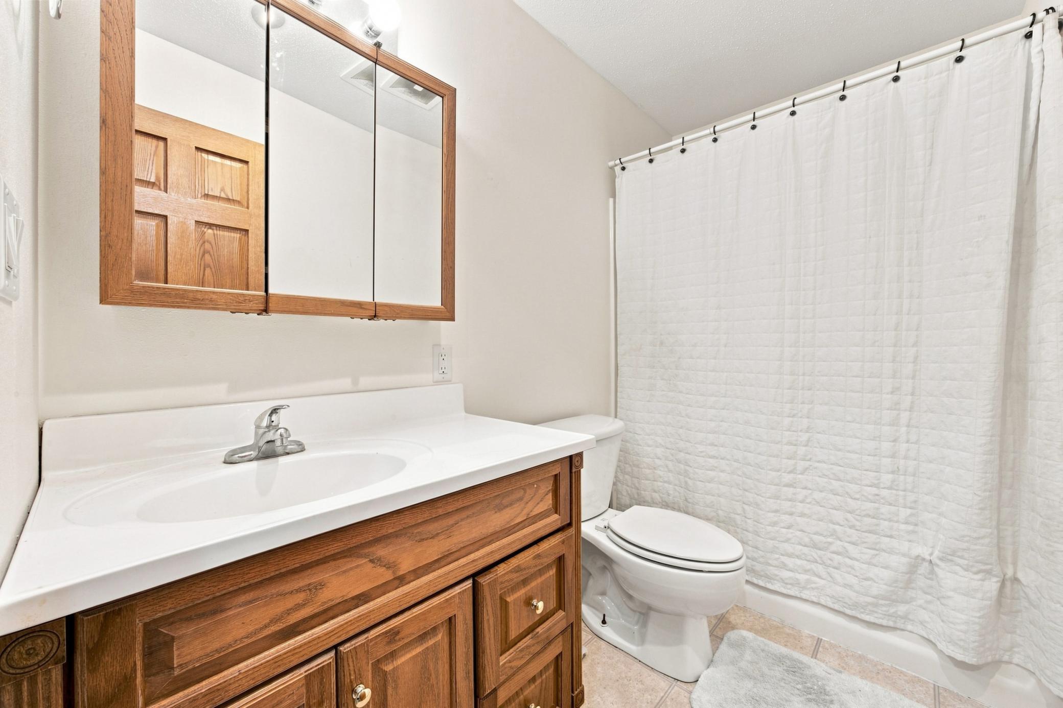 2002 single family home for sale at 754 Wyndemere Drive in West Fargo, ND — 5 bed, 5 bath (photo 34 of 43)