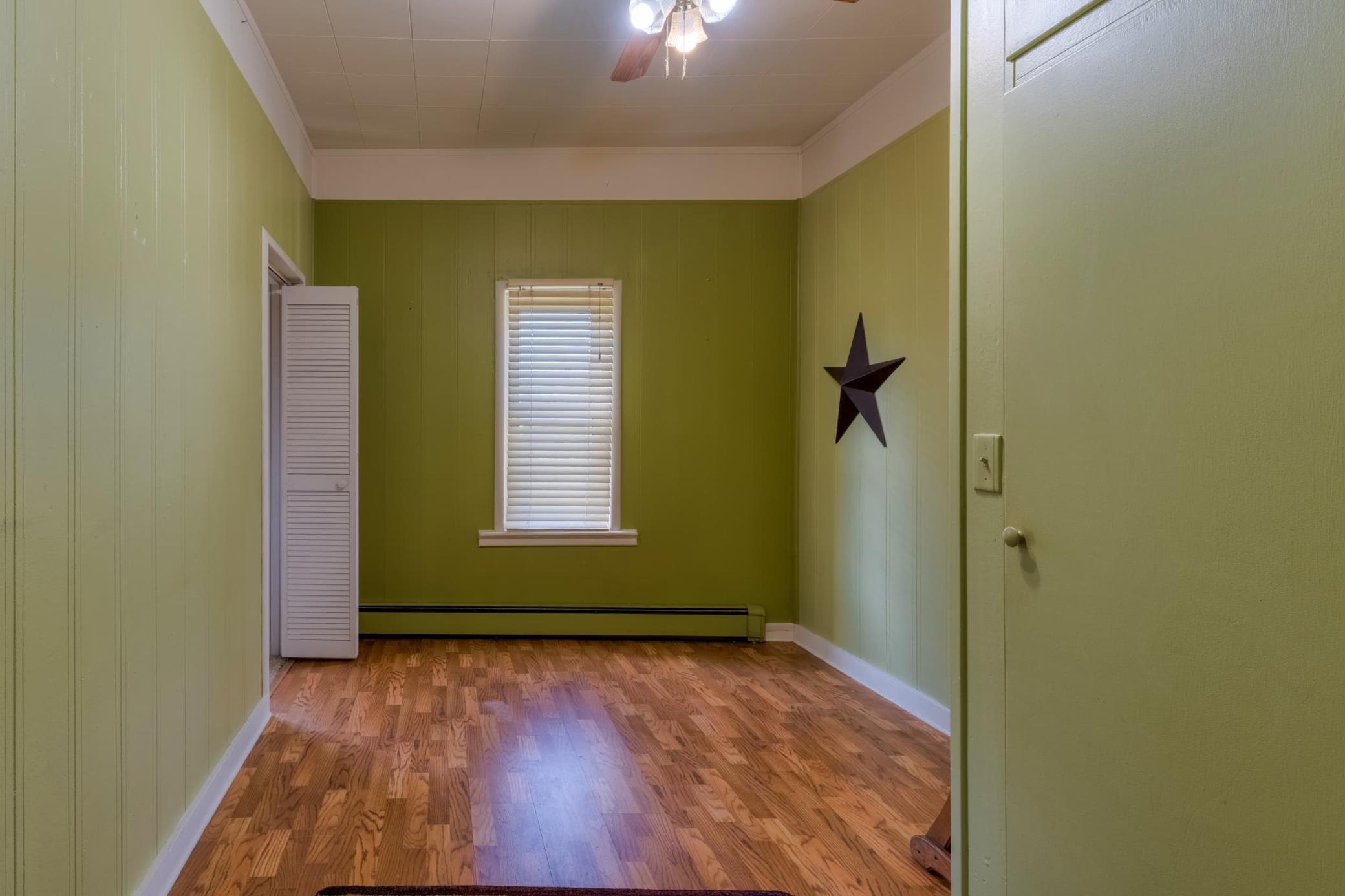 1920 single family home for sale at 203 Mississippi Avenue SW in Bemidji, MN — 3 bed, 1 bath (photo 14 of 22)