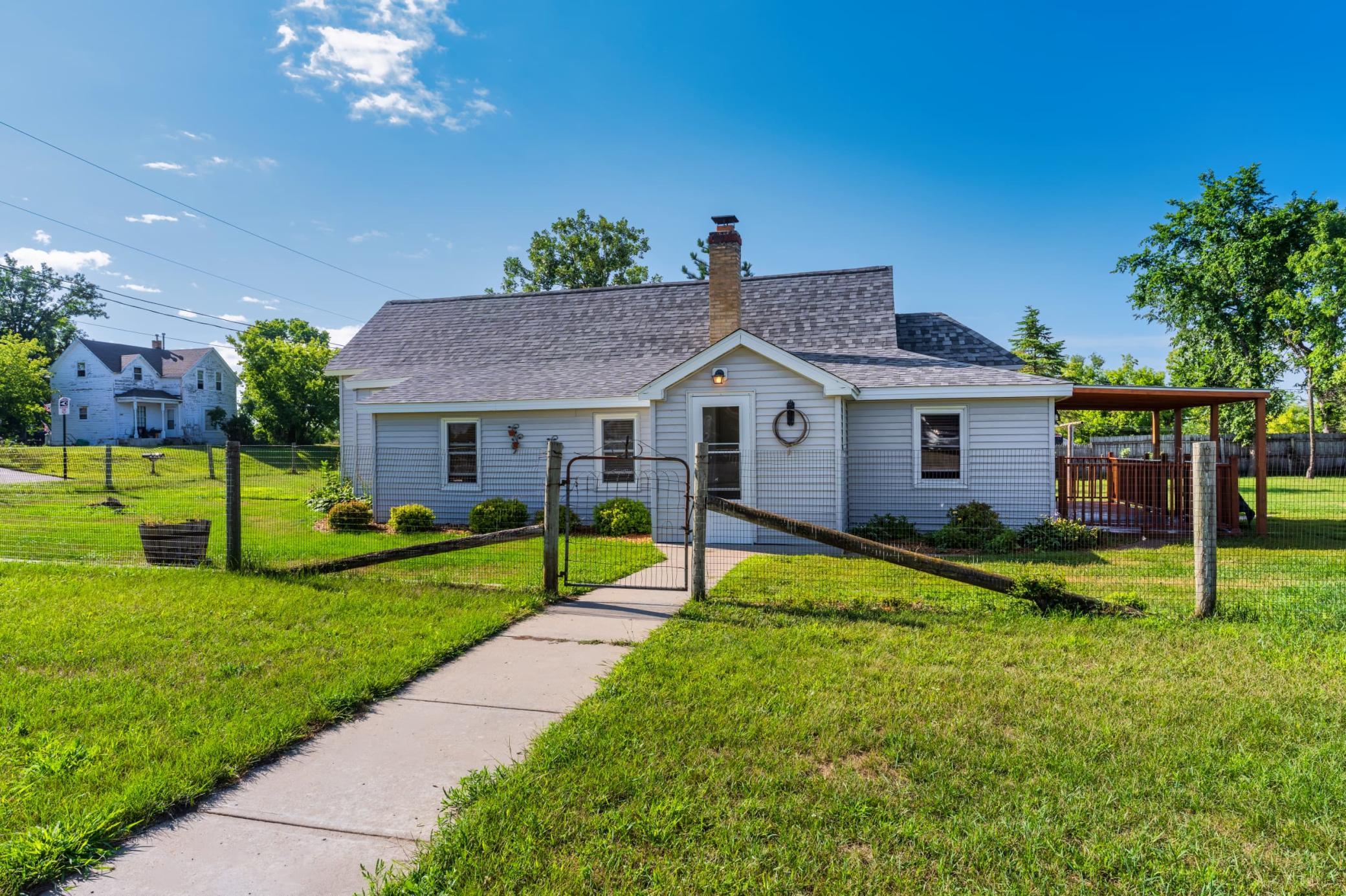 1920 single family home for sale at 203 Mississippi Avenue SW in Bemidji, MN — 3 bed, 1 bath (photo 19 of 22)
