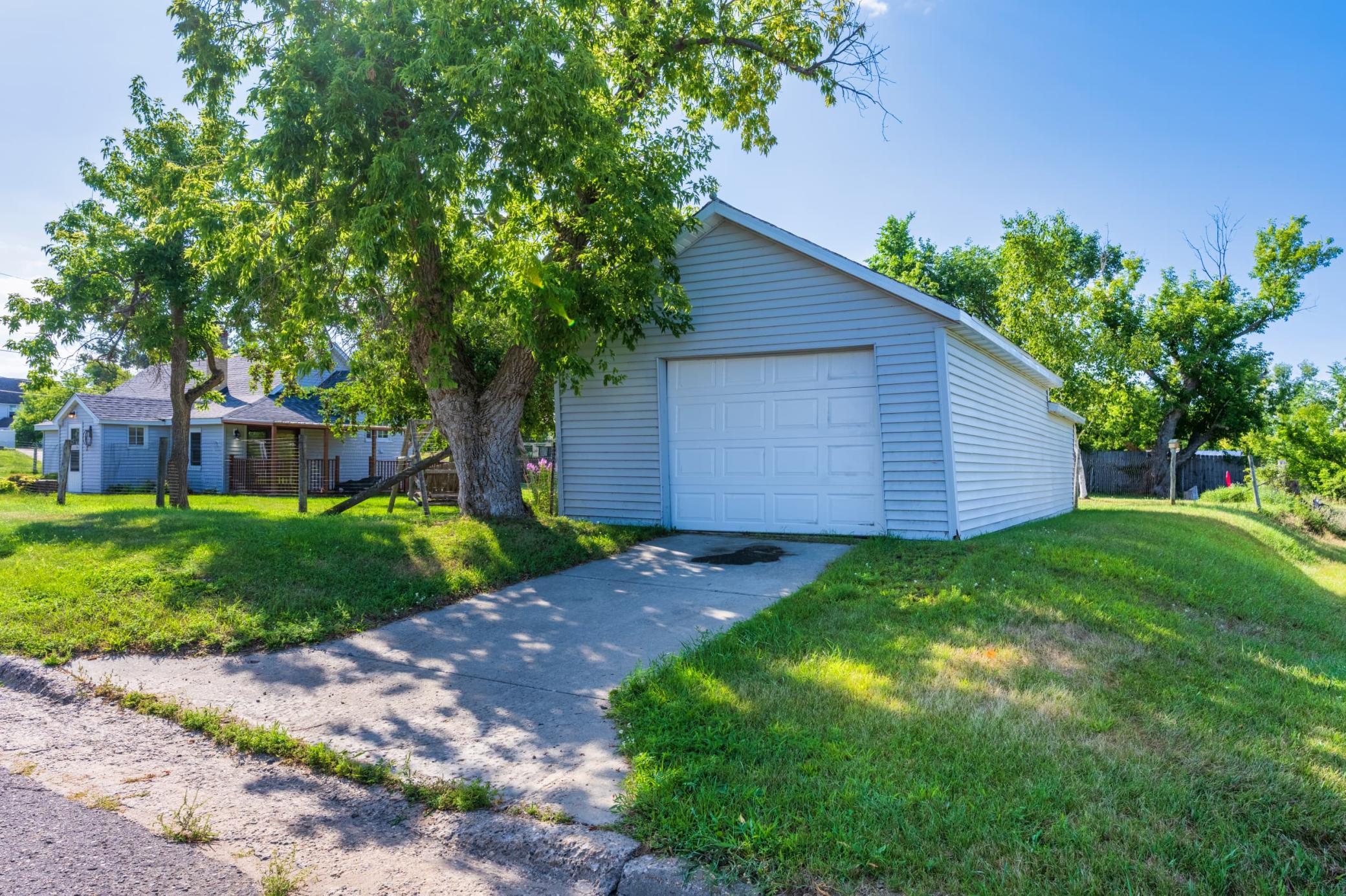 1920 single family home for sale at 203 Mississippi Avenue SW in Bemidji, MN — 3 bed, 1 bath (photo 21 of 22)