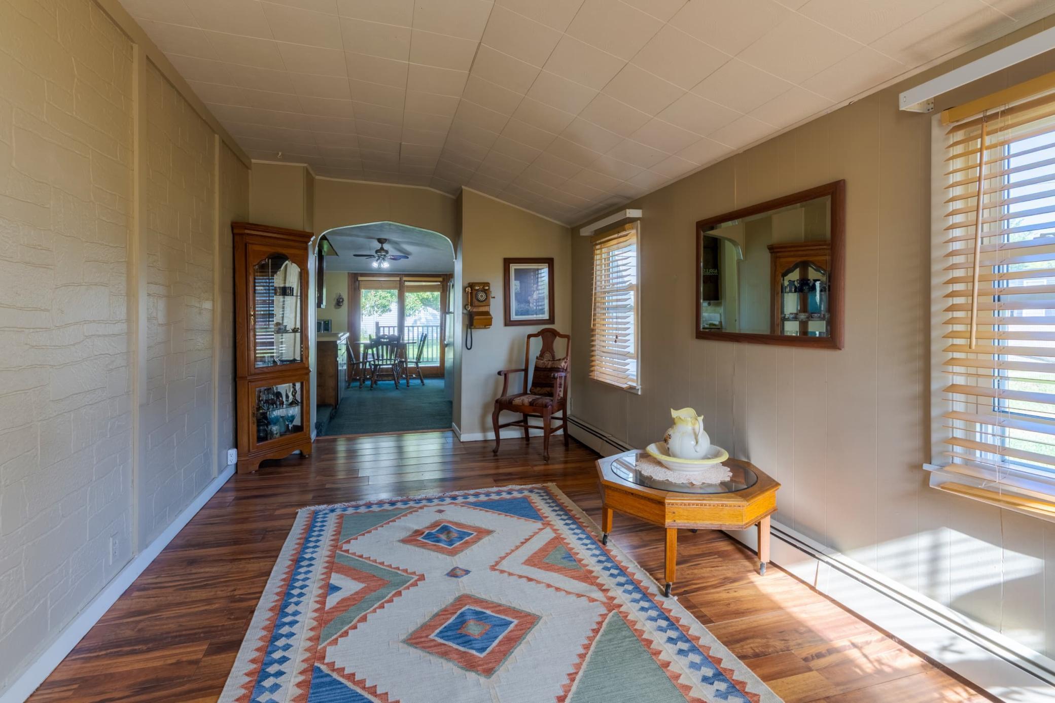 1920 single family home for sale at 203 Mississippi Avenue SW in Bemidji, MN — 3 bed, 1 bath (photo 4 of 22)