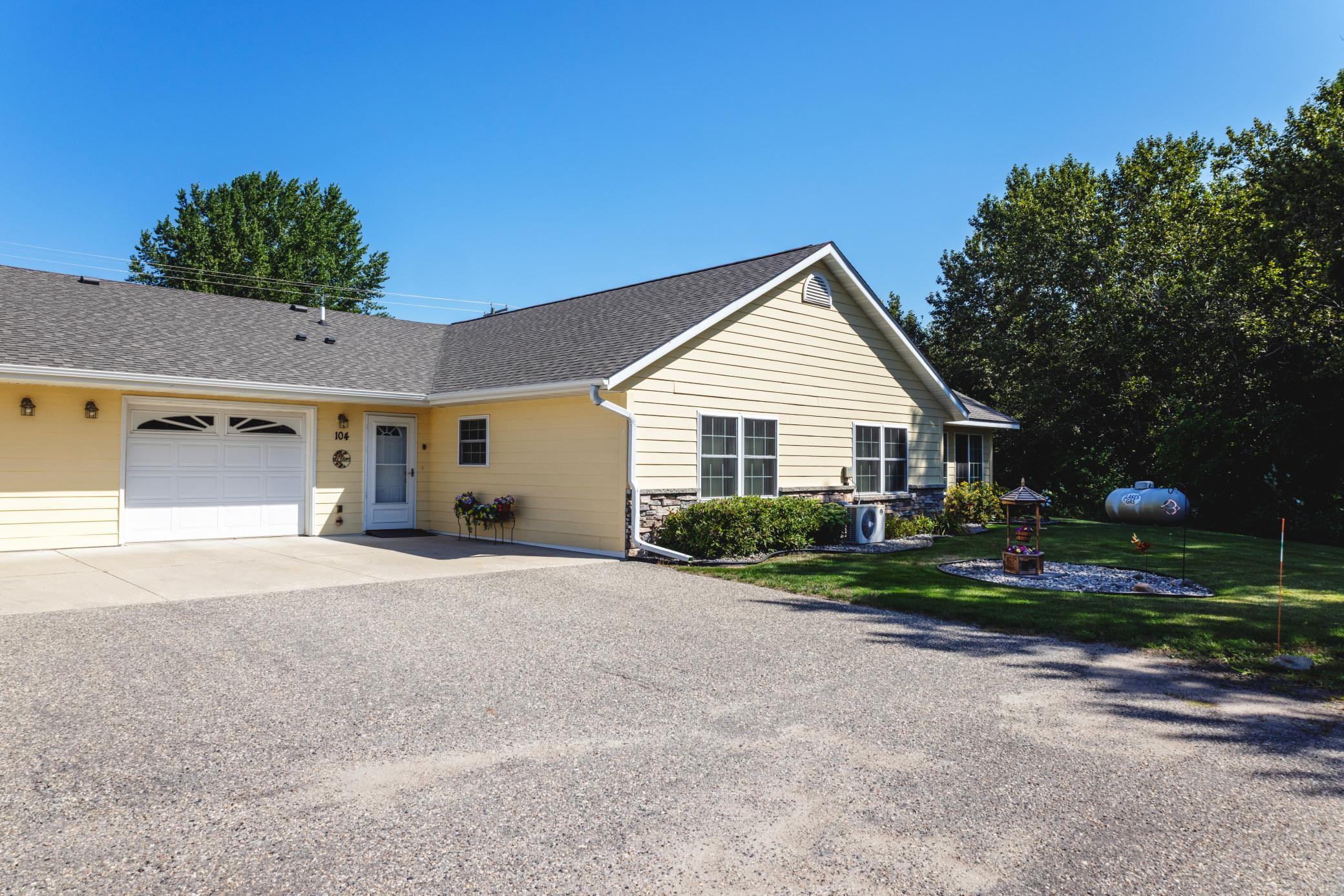 2004 home for sale at 116 West Street Circle, Unit 104 in Miltona, MN — 2 bed, 1 bath (photo 4 of 31)