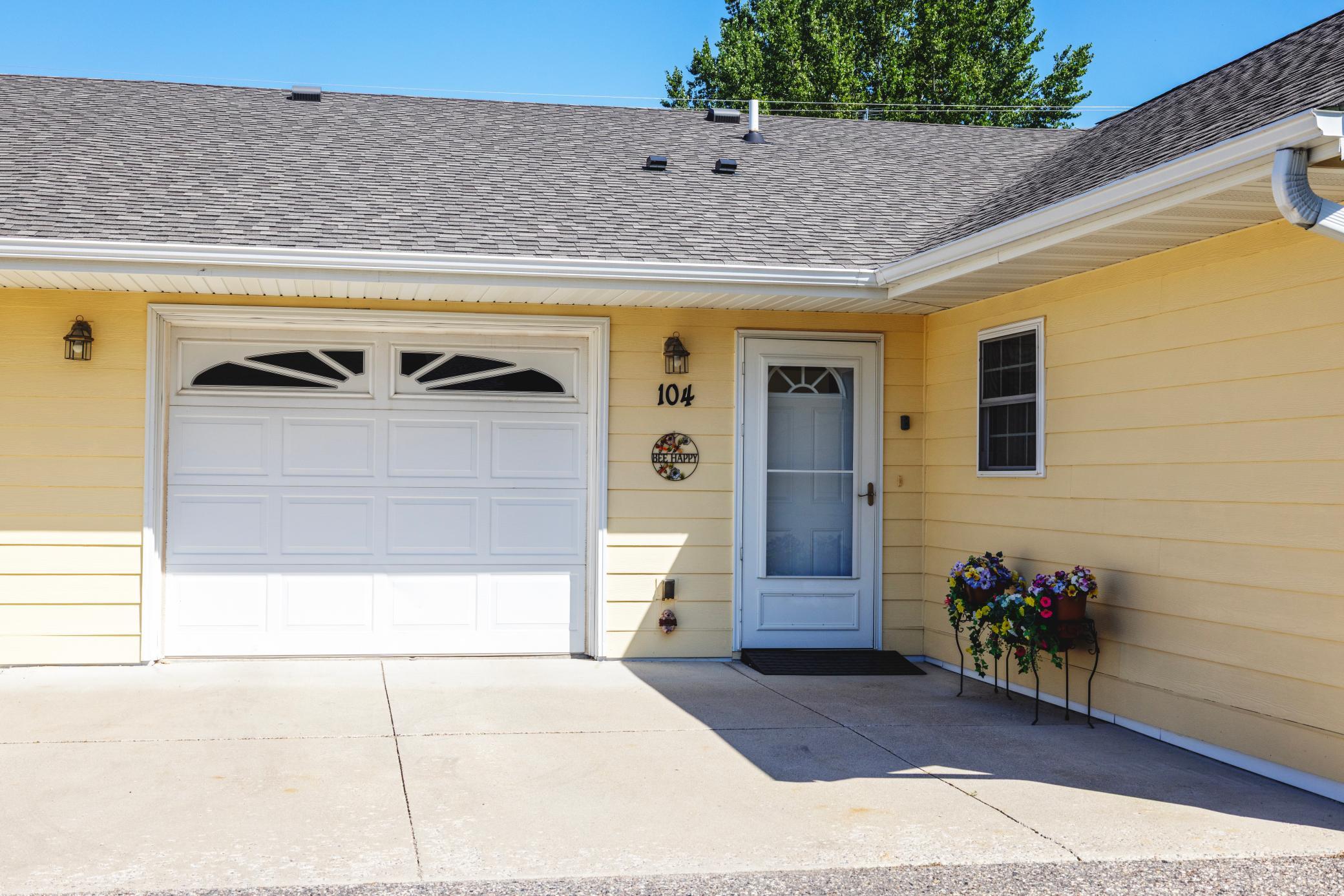 2004 home for sale at 116 West Street Circle, Unit 104 in Miltona, MN — 2 bed, 1 bath (photo 5 of 31)