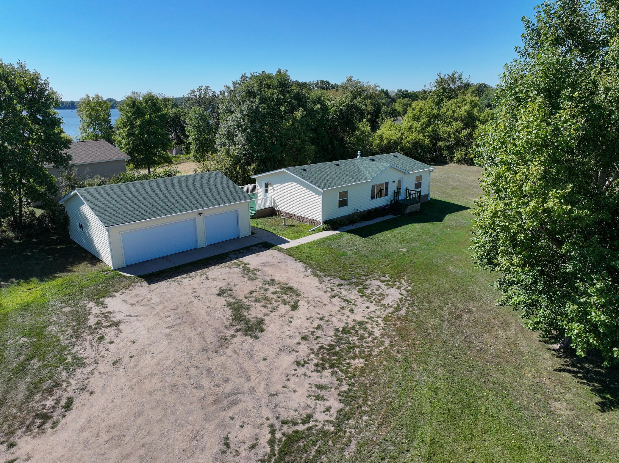 2003 single family home for sale at 1695 Sunset Access Road SE in Alexandria, MN — 3 bed, 2 bath (photo 2 of 50)