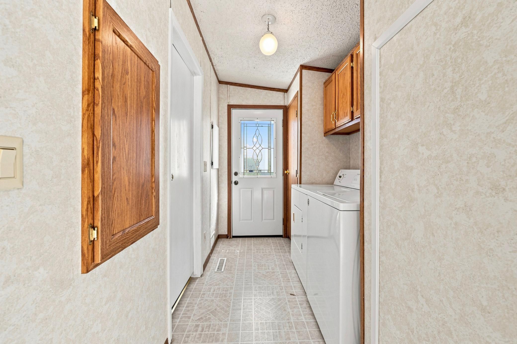 2003 single family home for sale at 1695 Sunset Access Road SE in Alexandria, MN — 3 bed, 2 bath (photo 23 of 50)