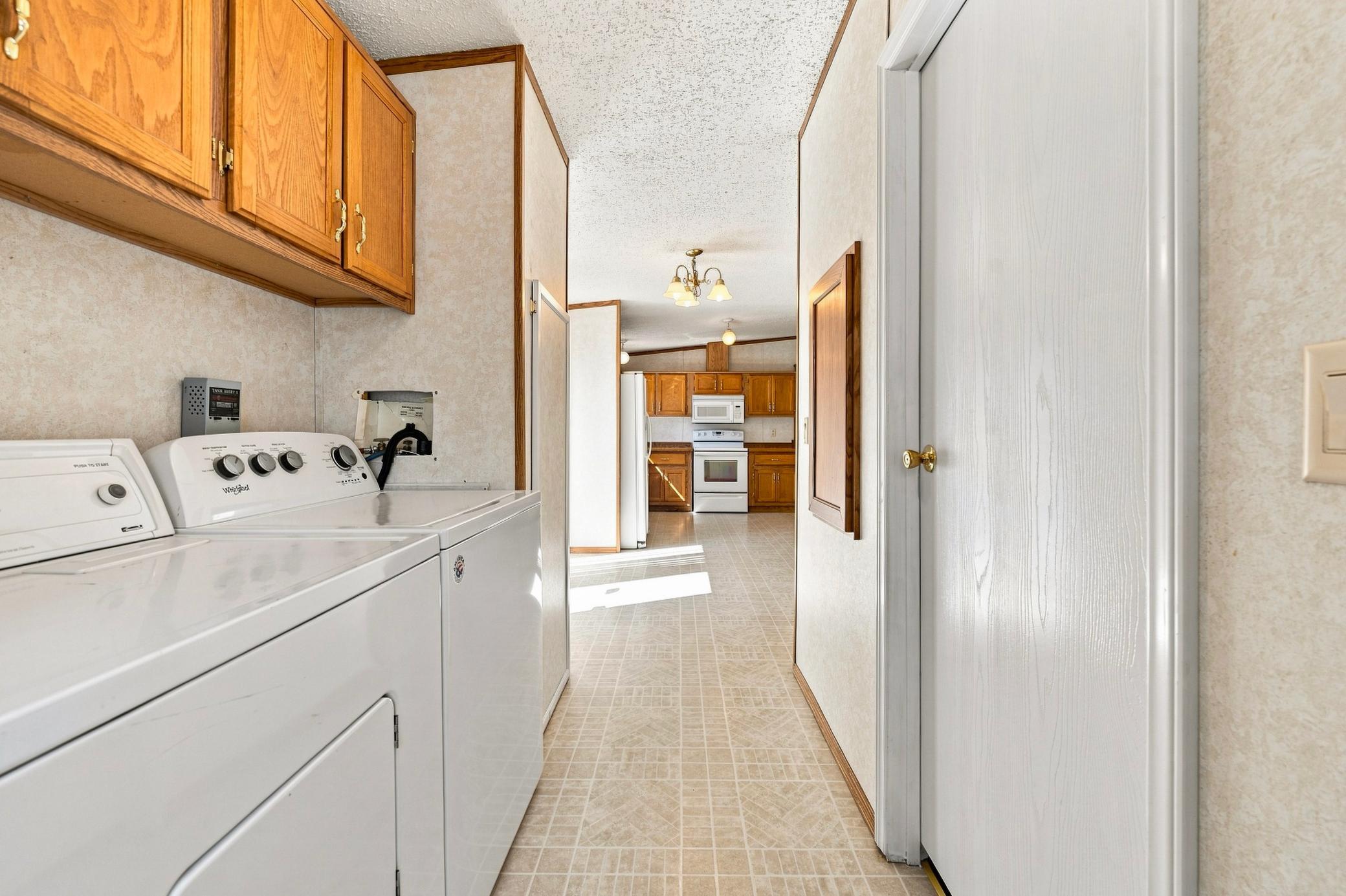 2003 single family home for sale at 1695 Sunset Access Road SE in Alexandria, MN — 3 bed, 2 bath (photo 24 of 50)
