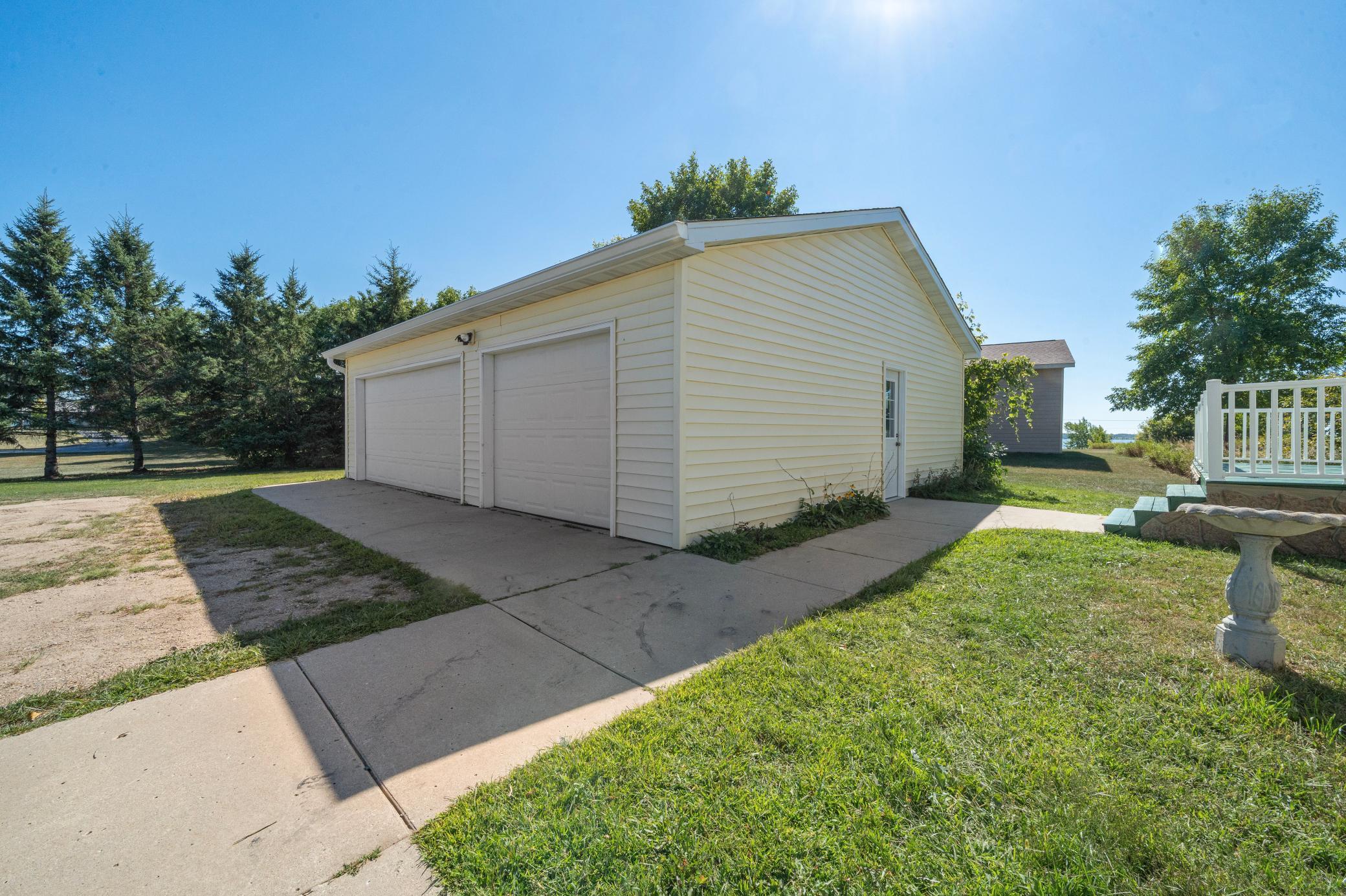 2003 single family home for sale at 1695 Sunset Access Road SE in Alexandria, MN — 3 bed, 2 bath (photo 30 of 50)